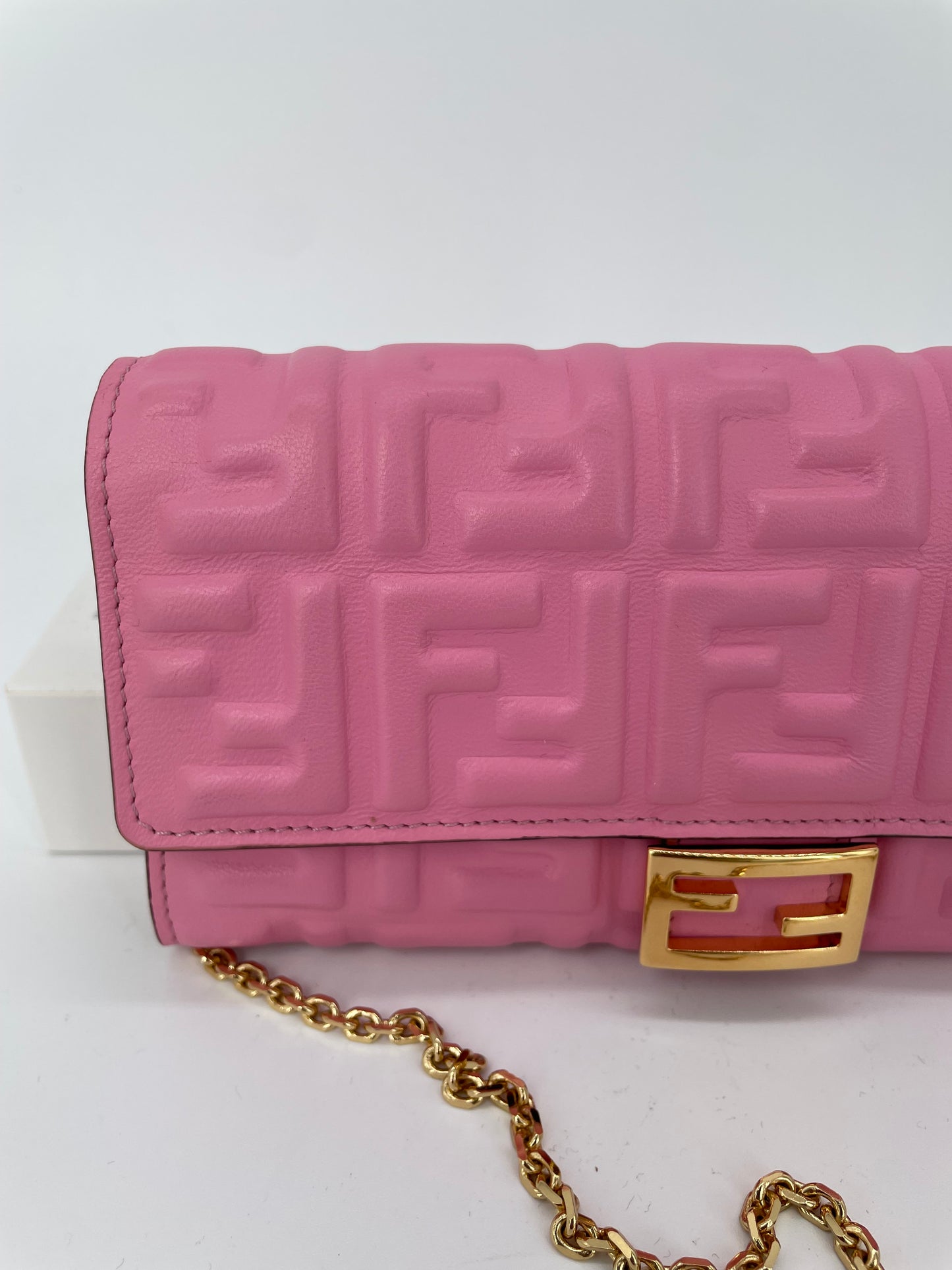 Preloved Fendi FF Embossed Continental Chain Wallet
