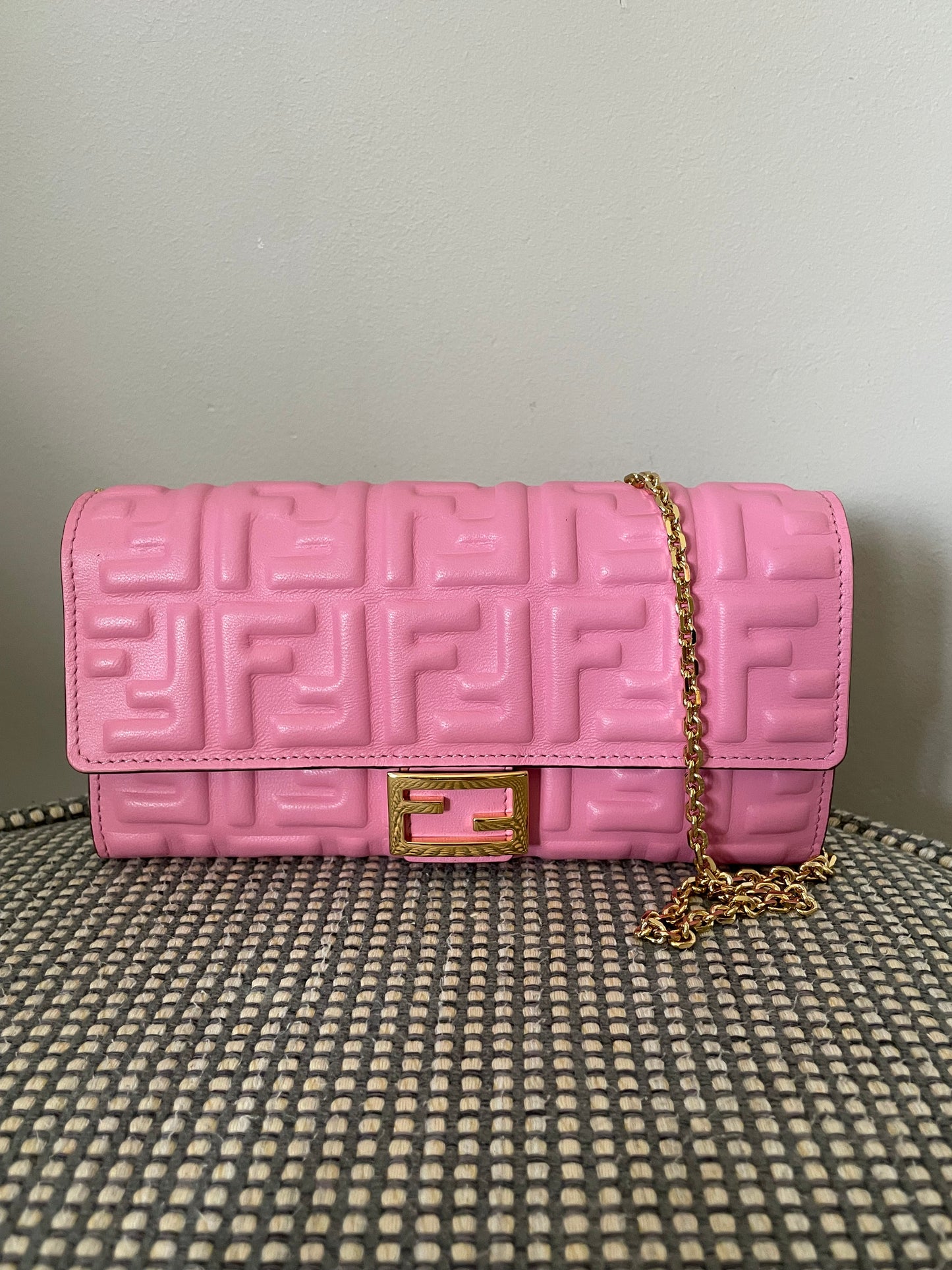 Preloved Fendi FF Embossed Continental Chain Wallet
