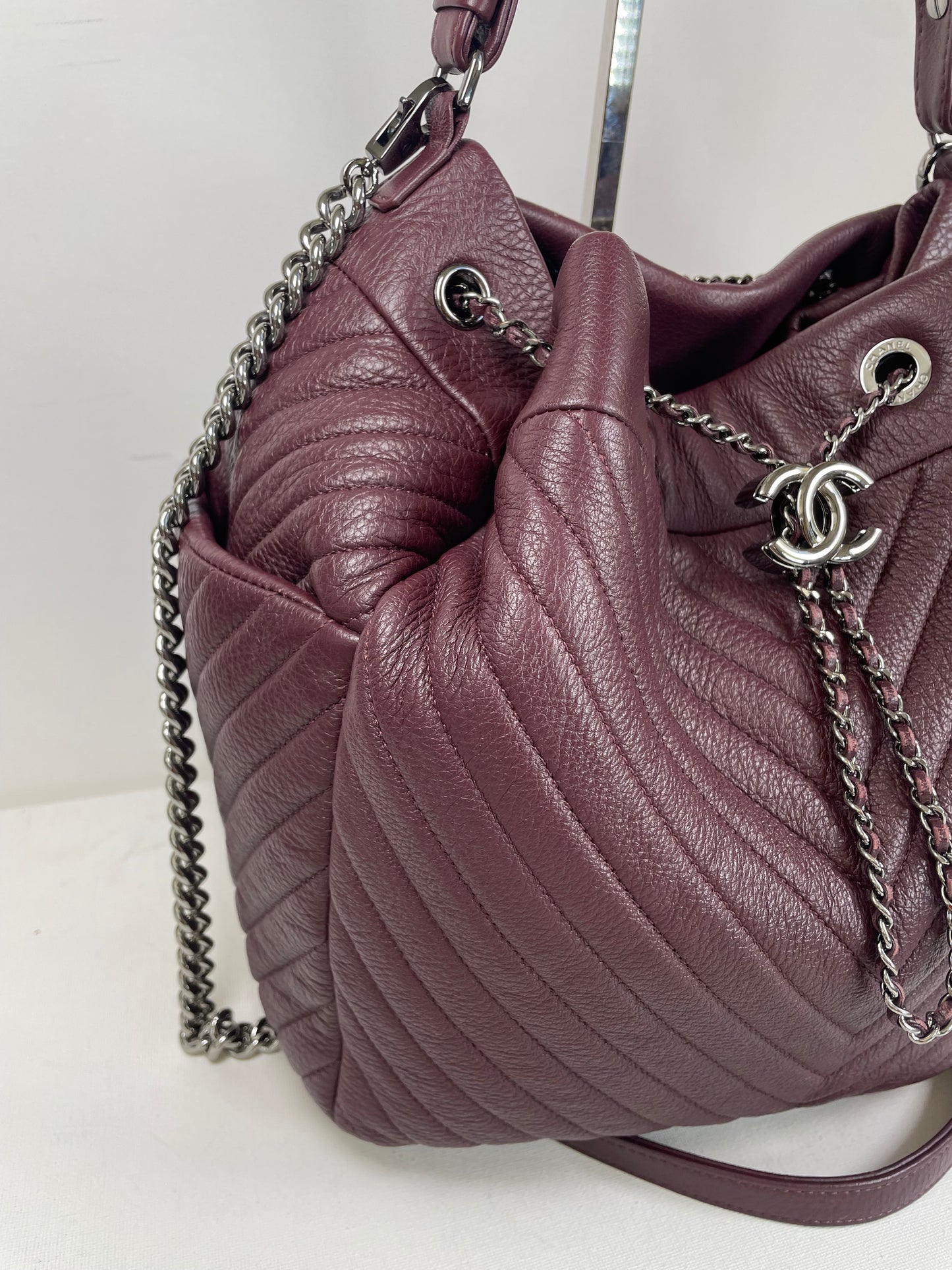 Preloved Chanel CC Gabriel Chevron Bucket Bag, Large