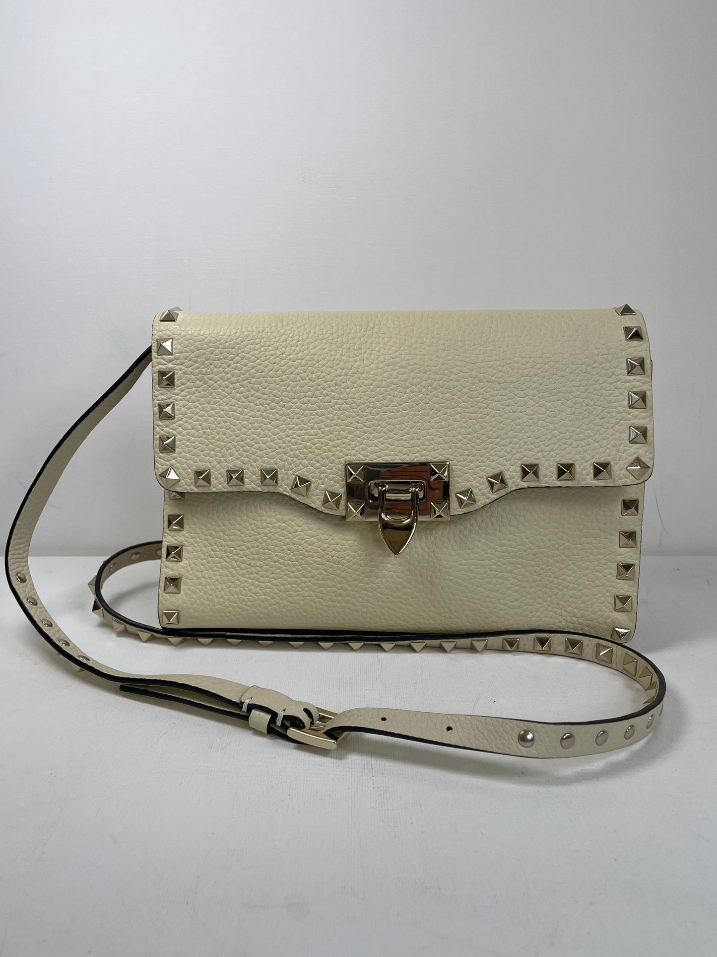 Preloved Valentino Garavani Rockstud Soft Shoulder Bag, Medium