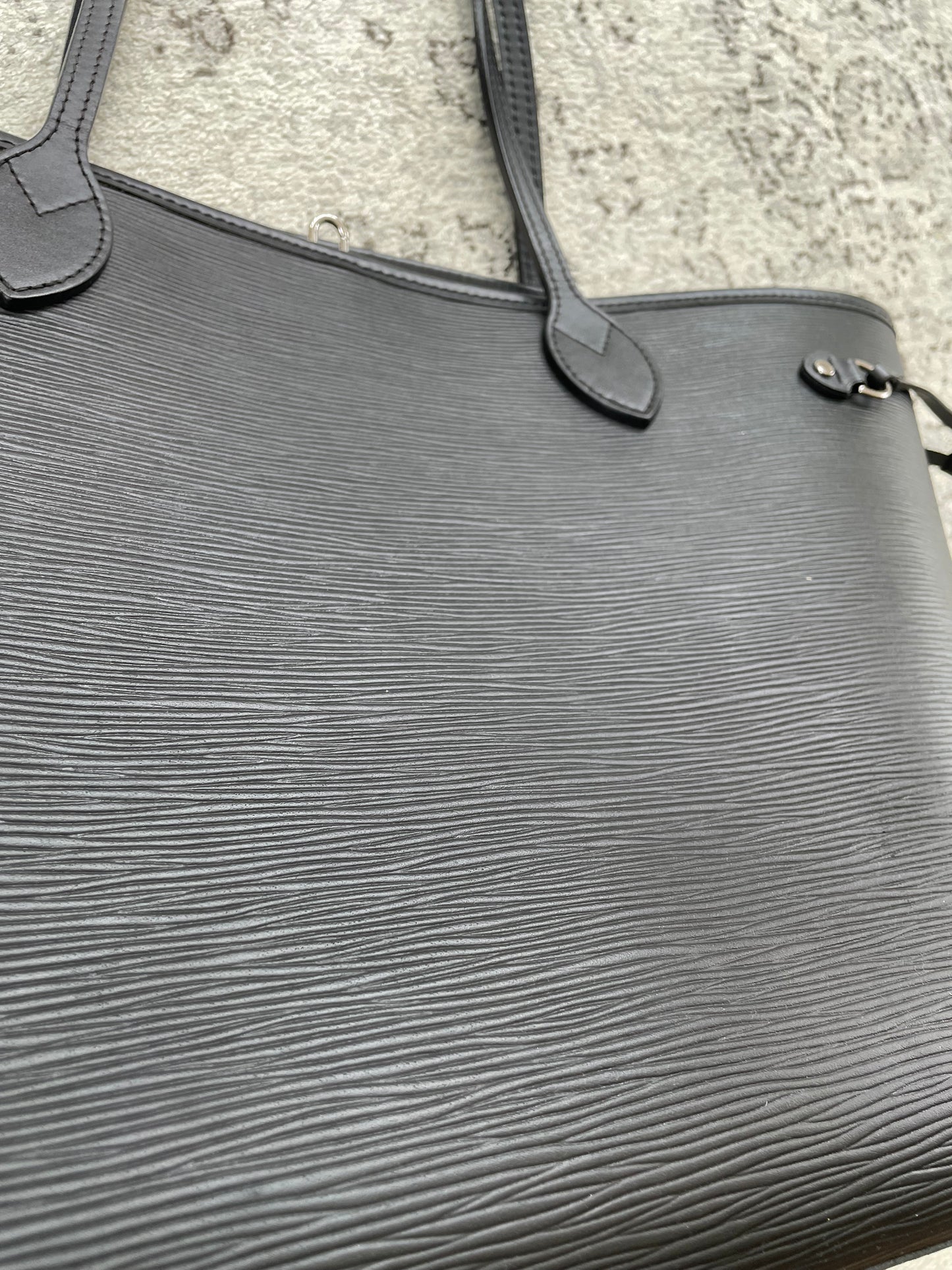 Preloved Louis Vuitton Neverfull Tote Bag in Epi Leather,  MM