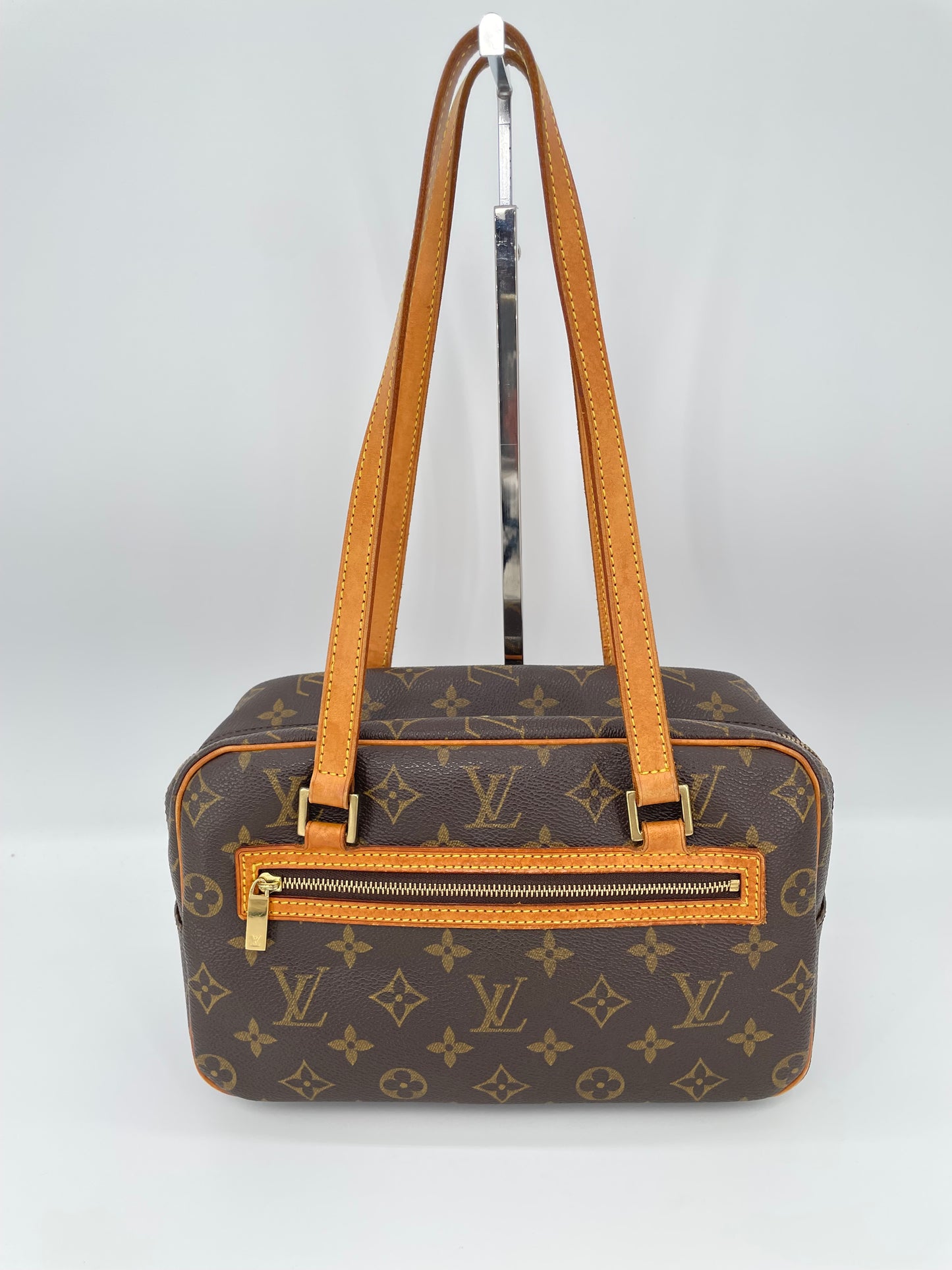 Preloved Louis Vuitton Cite Shoulder Bag, MM