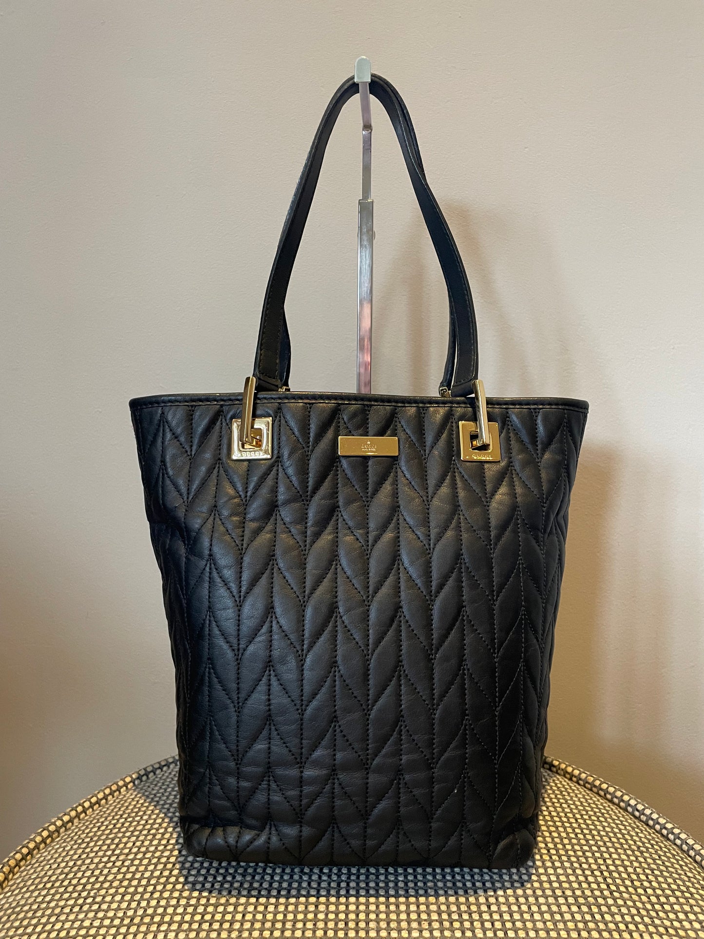 Preloved Gucci Quilted Bucket Top Handle Tote Bag, Small