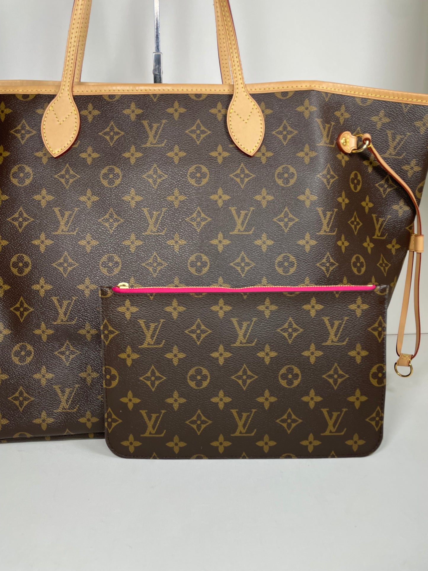 Louis Vuitton Neverfull Shopping Tote Bag, GM