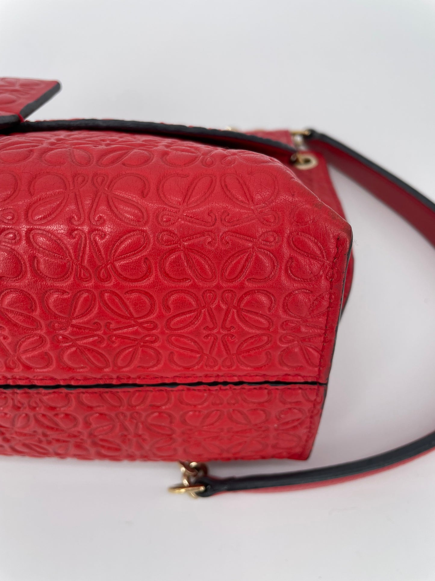 Preloved Loewe Avenue Embossed Shoulder Bag