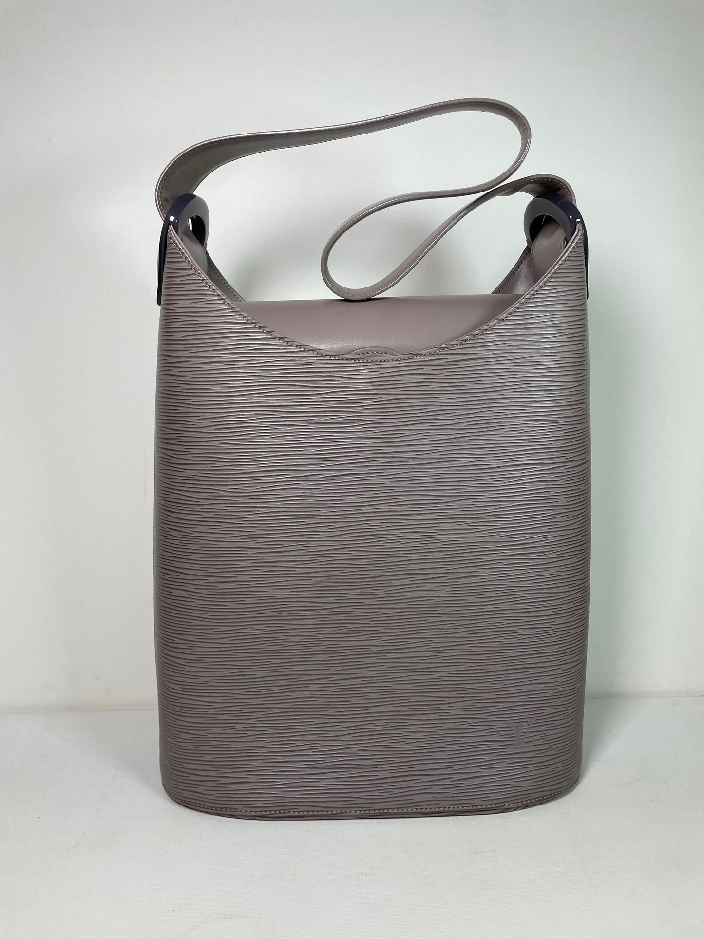 Preloved Vintage Louis Vuitton Epi Leather  Verseau Bucket Bag