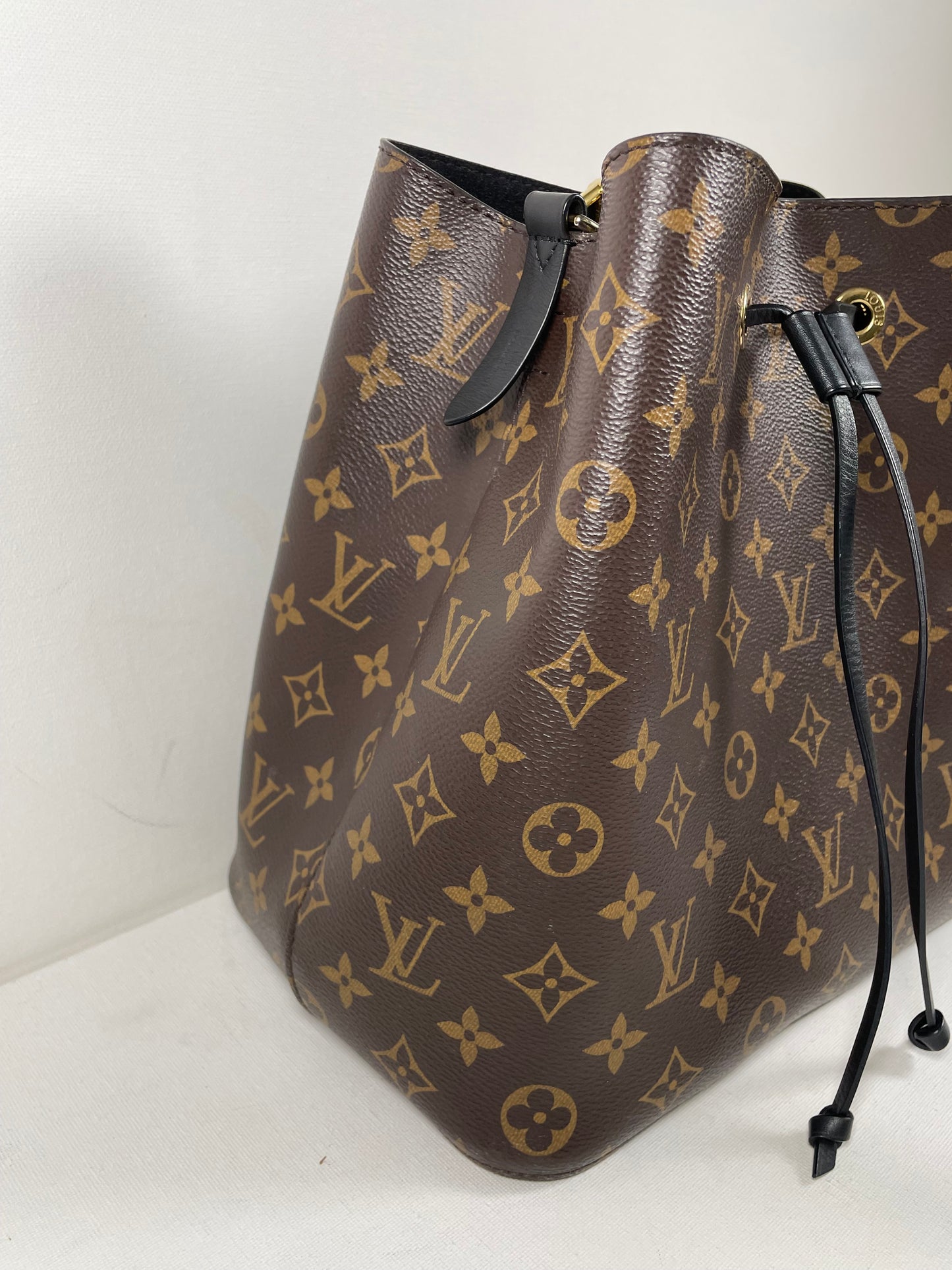 Preloved Louis Vuitton NeoNoe bag