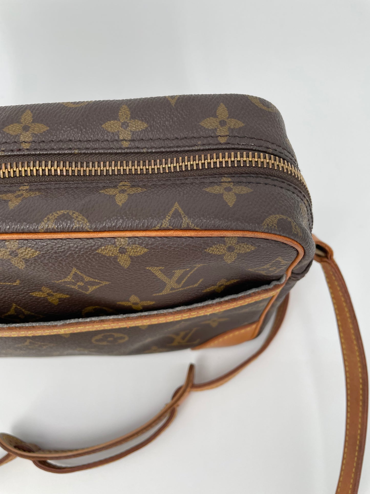 Preloved Vintage Louis Vuitton Canvas Trocadero Bag