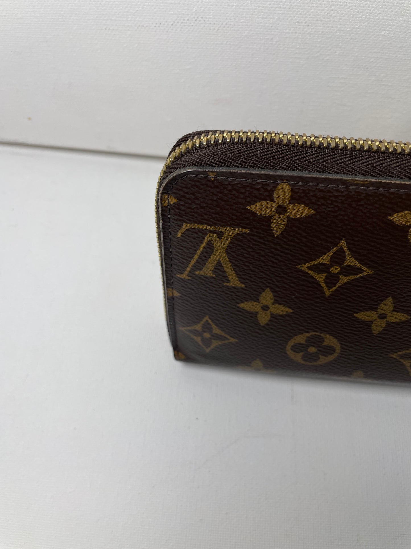 Preloved Louis Vuitton zippy Wallet