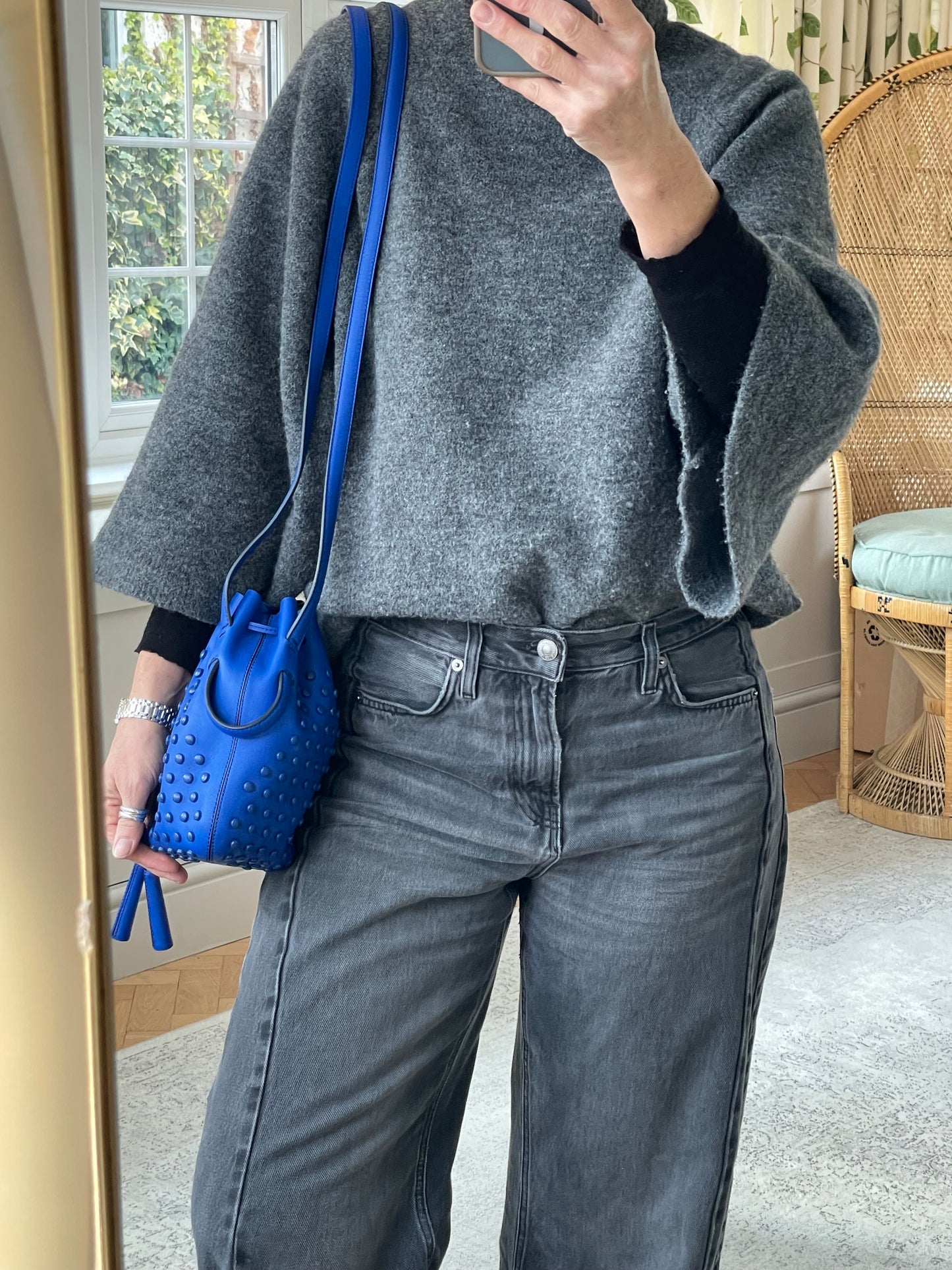 Preloved Tod’s Gommino Bucket Bag
