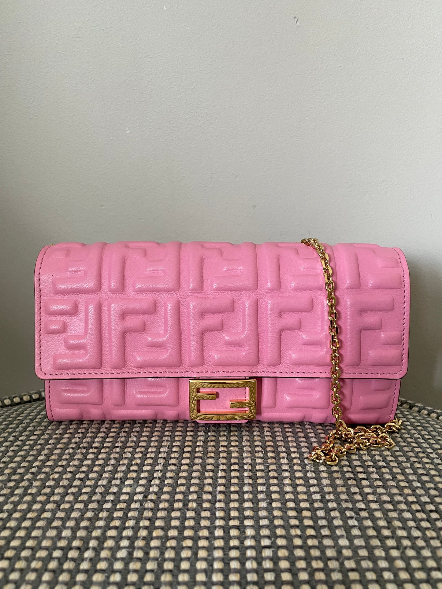 Preloved Fendi FF Embossed Continental Chain Wallet
