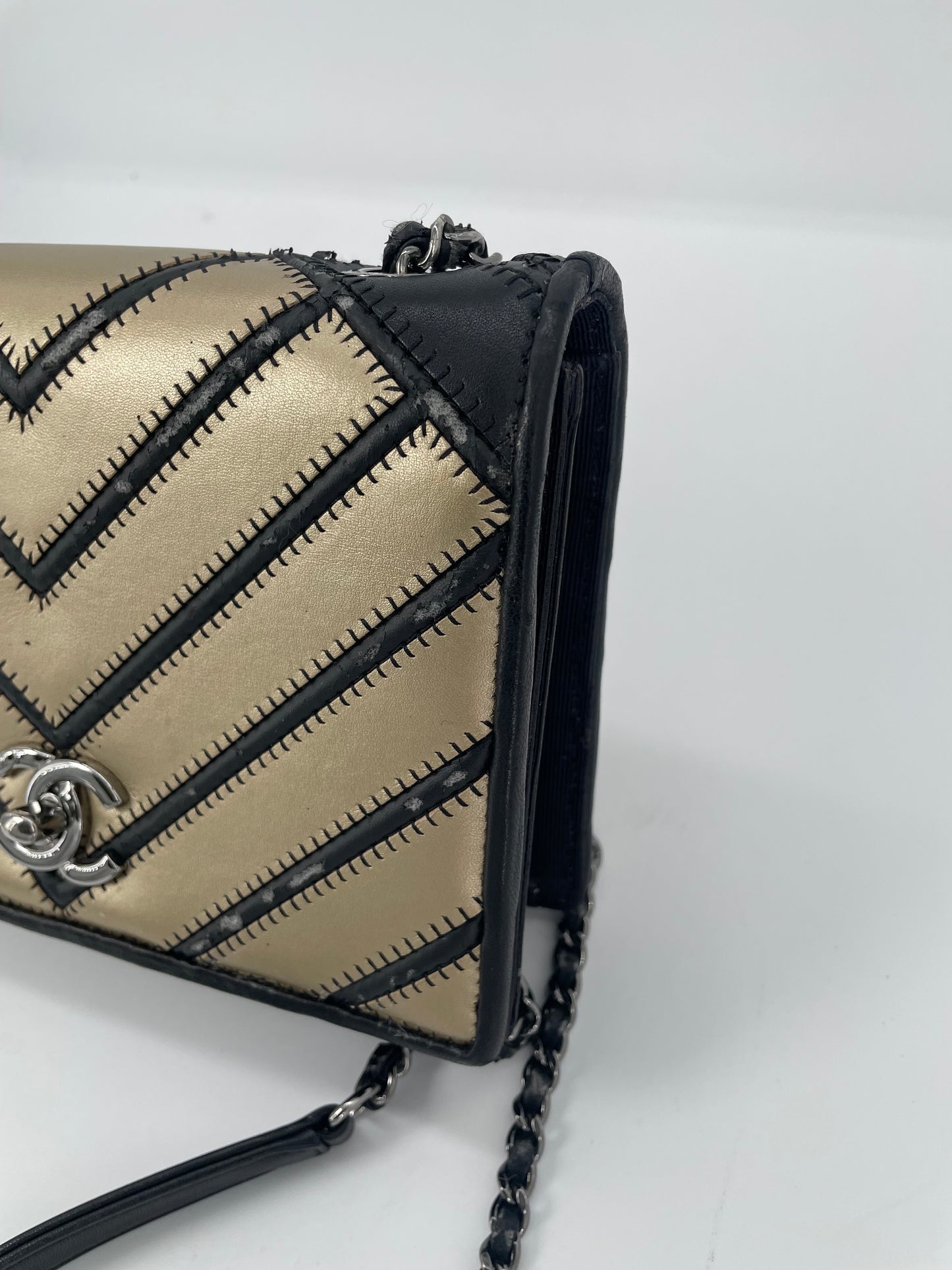 Preloved Chanel Lambskin Grosgrain Chevron
Quilted Couture Flap, Small