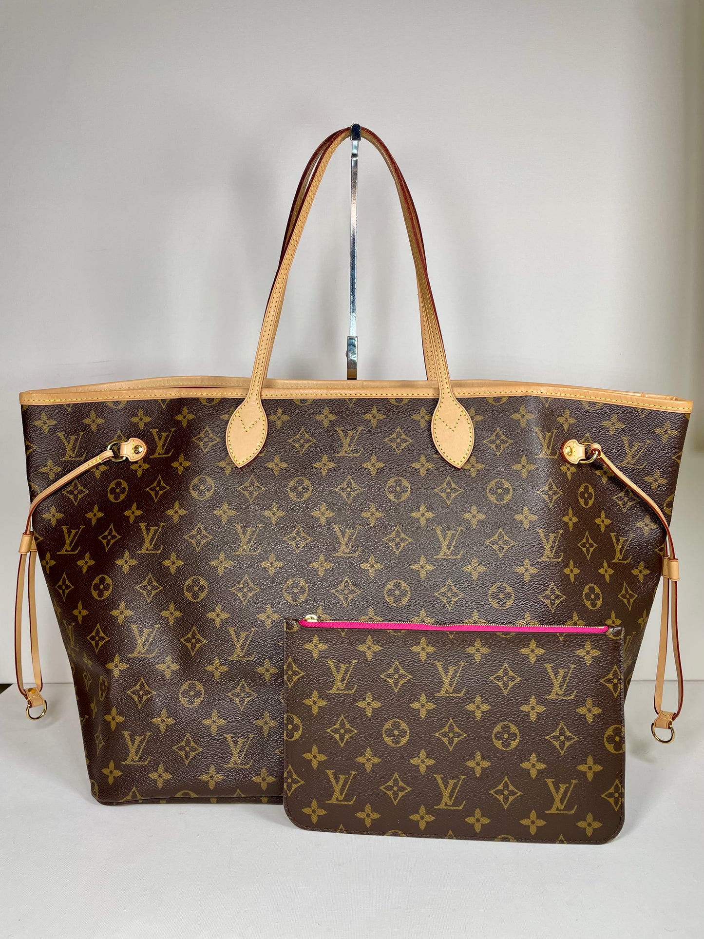 Louis Vuitton Neverfull Shopping Tote Bag, GM