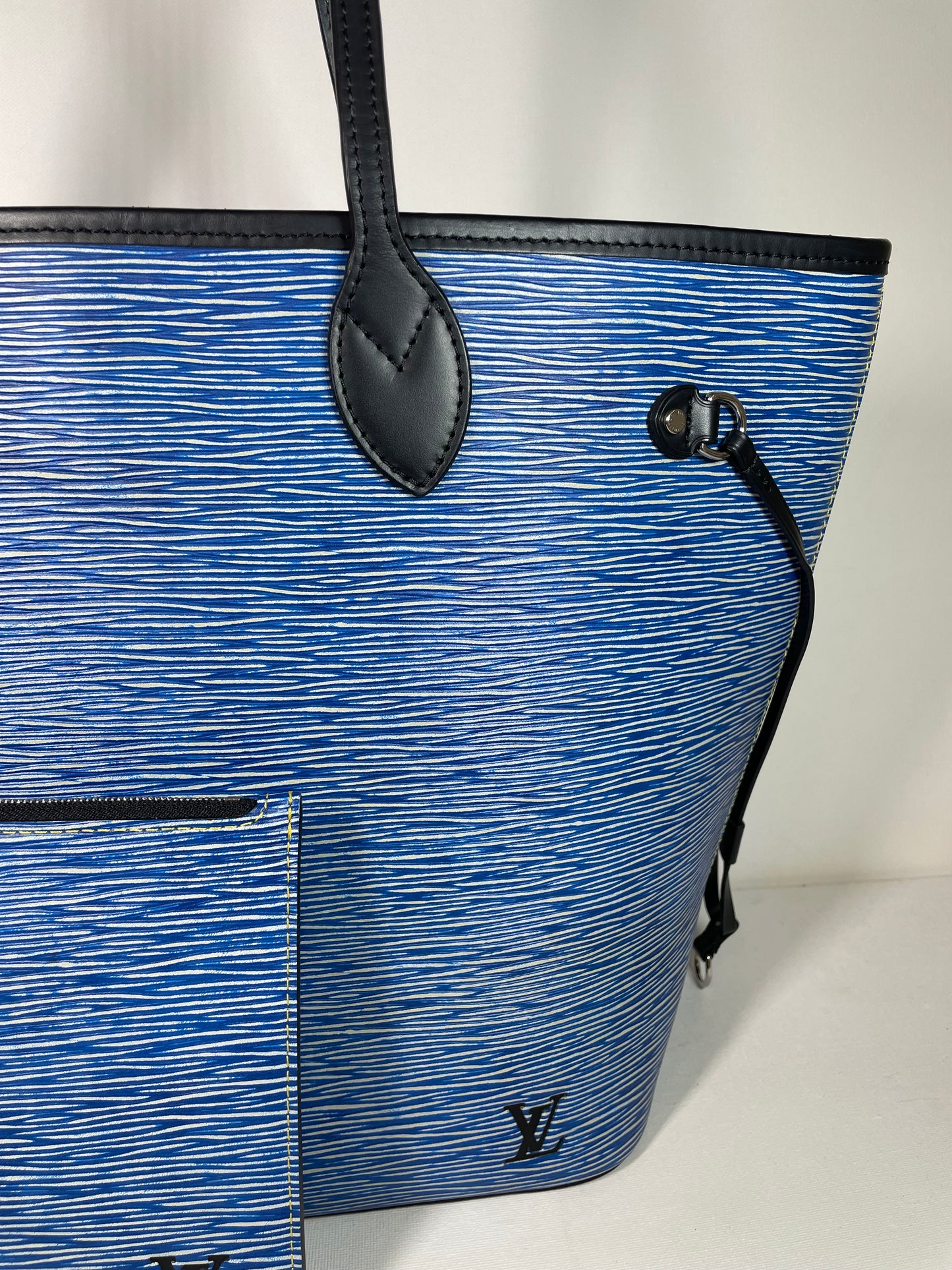 Preloved Louis Vuitton Epi Leather Neverfull Shopping Tote Bag, MM