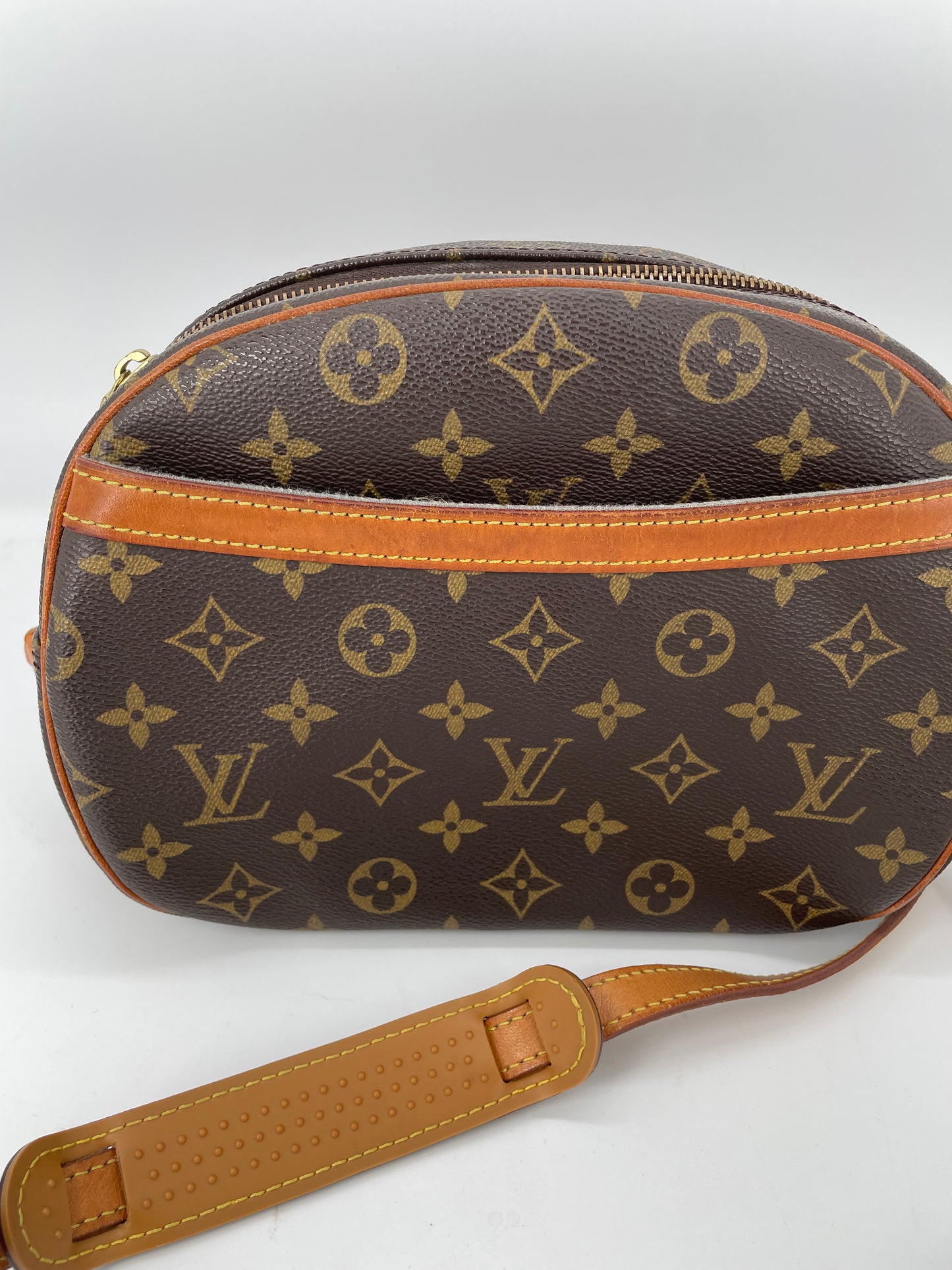 Preloved Louis Vuitton Blois Camera Bag