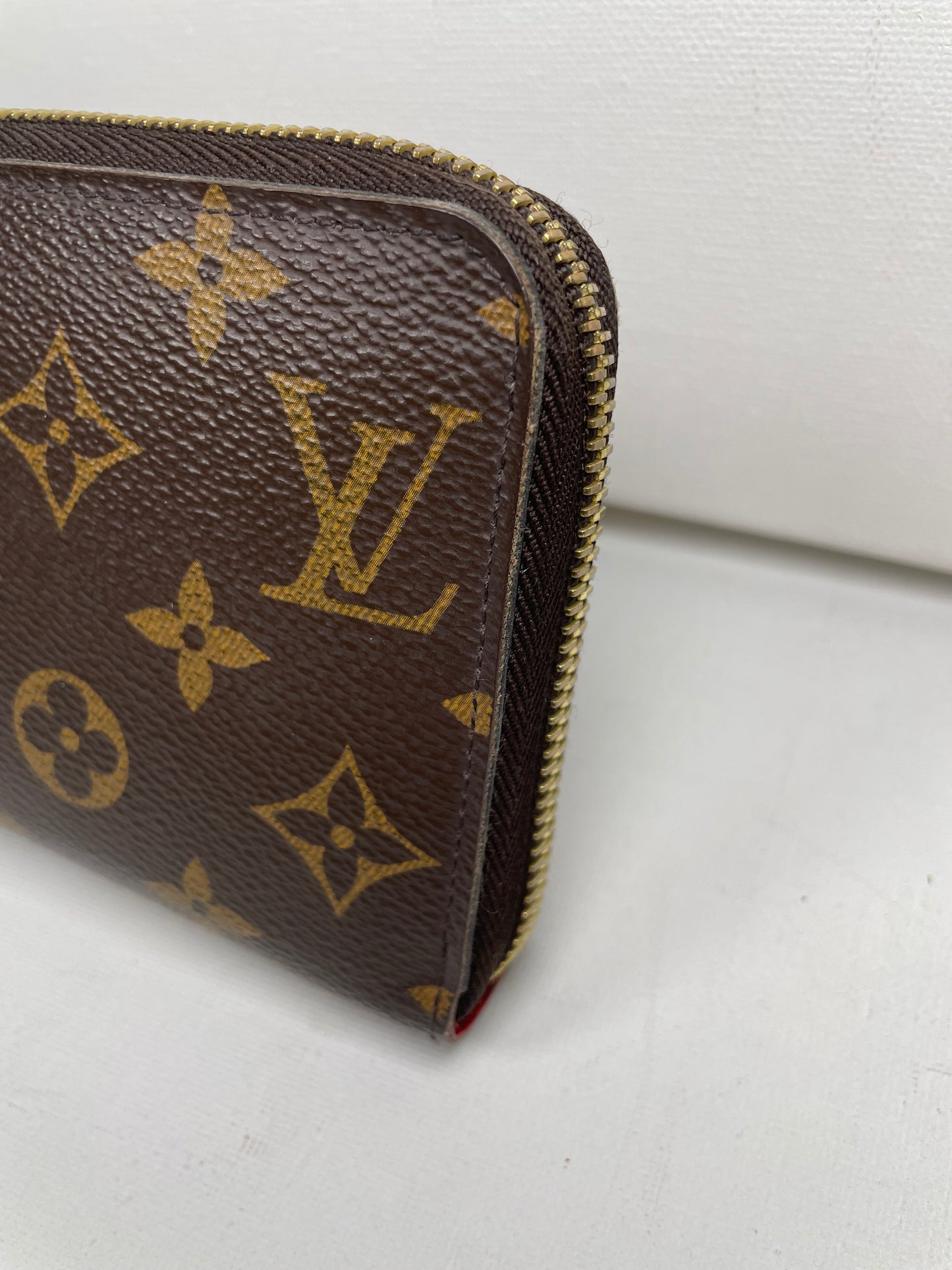 Preloved Louis Vuitton zippy Wallet
