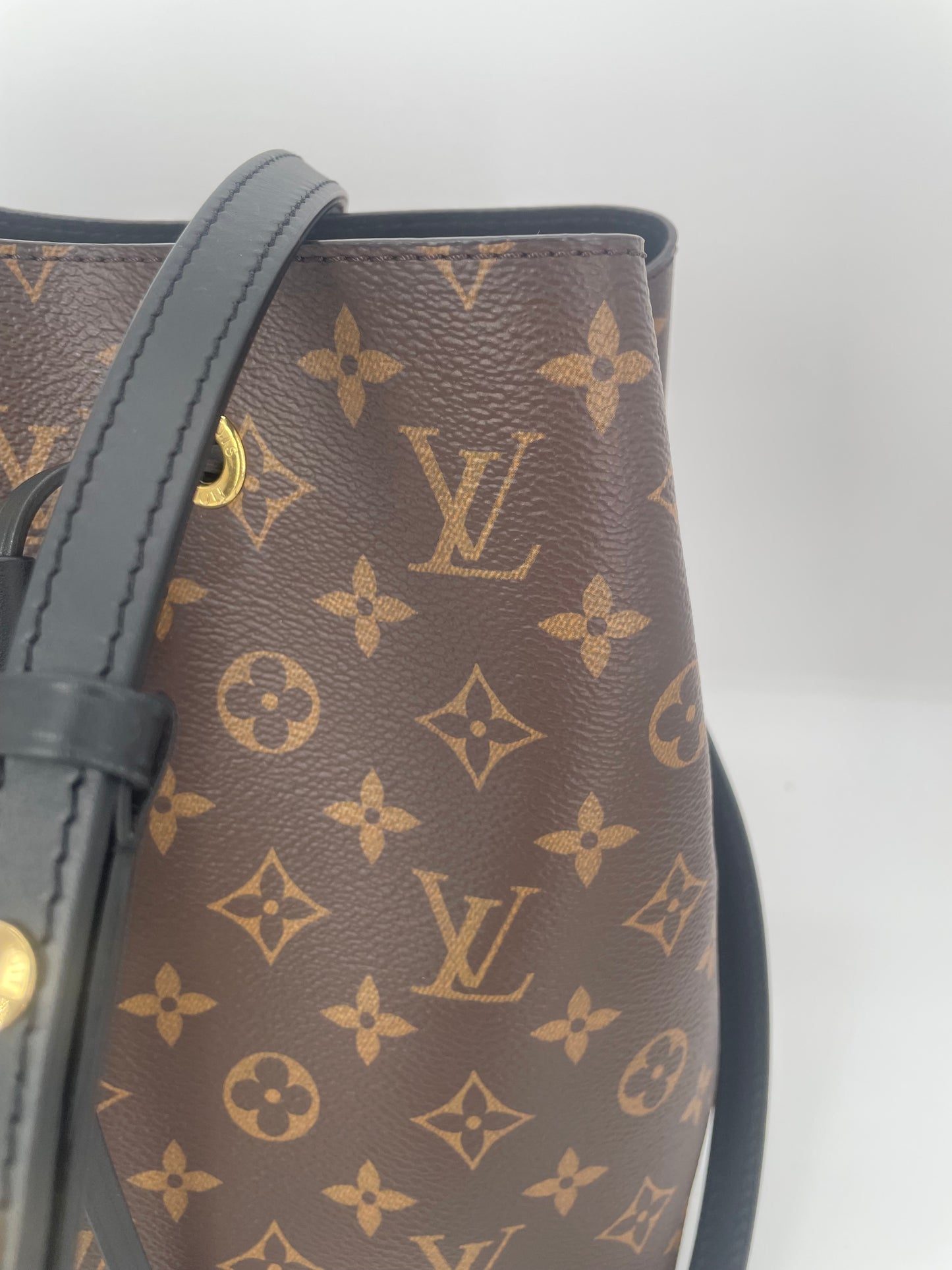 Preloved Louis Vuitton NeoNoe bag