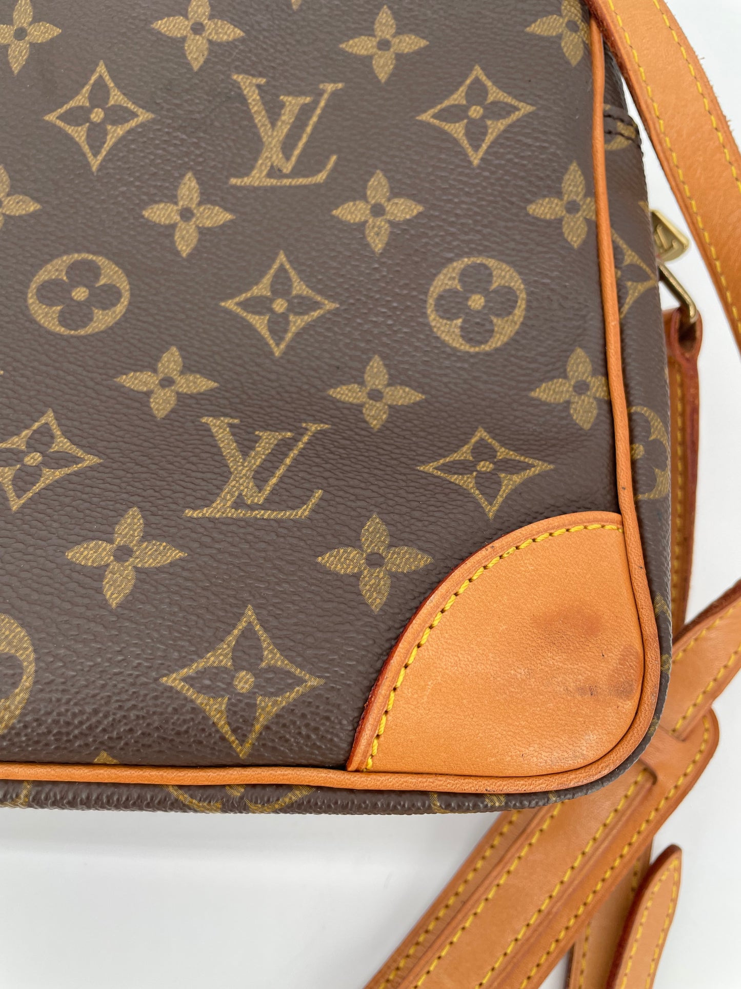 Preloved Vintage Louis Vuitton Canvas Trocadero Bag