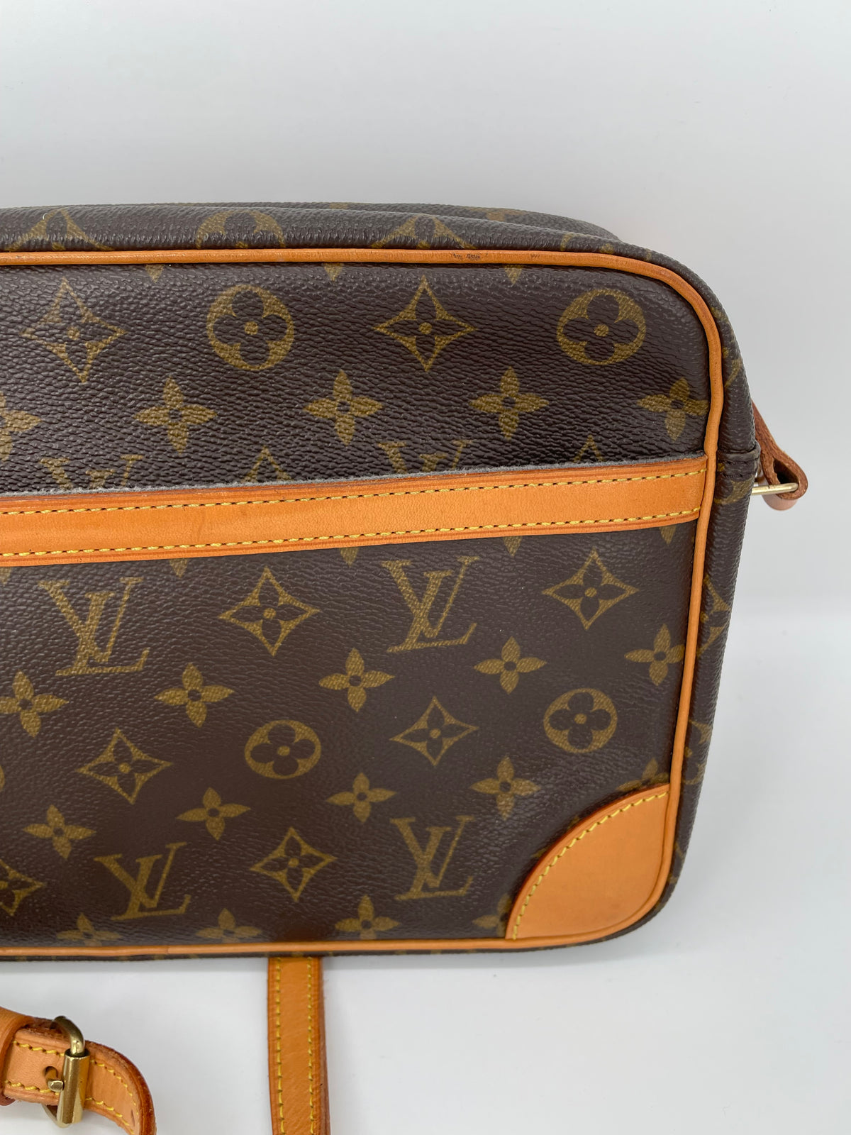 Preloved Vintage Louis Vuitton Canvas Trocadero 30 Bag