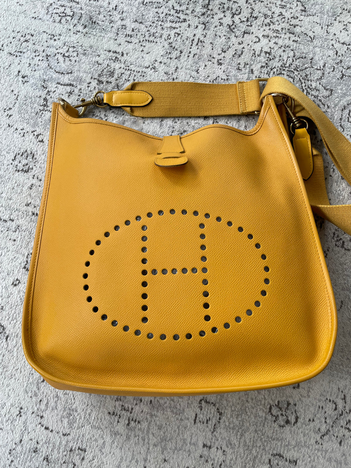 Preloved Hermès Evelyne III  Shoulder Bag 33, GM