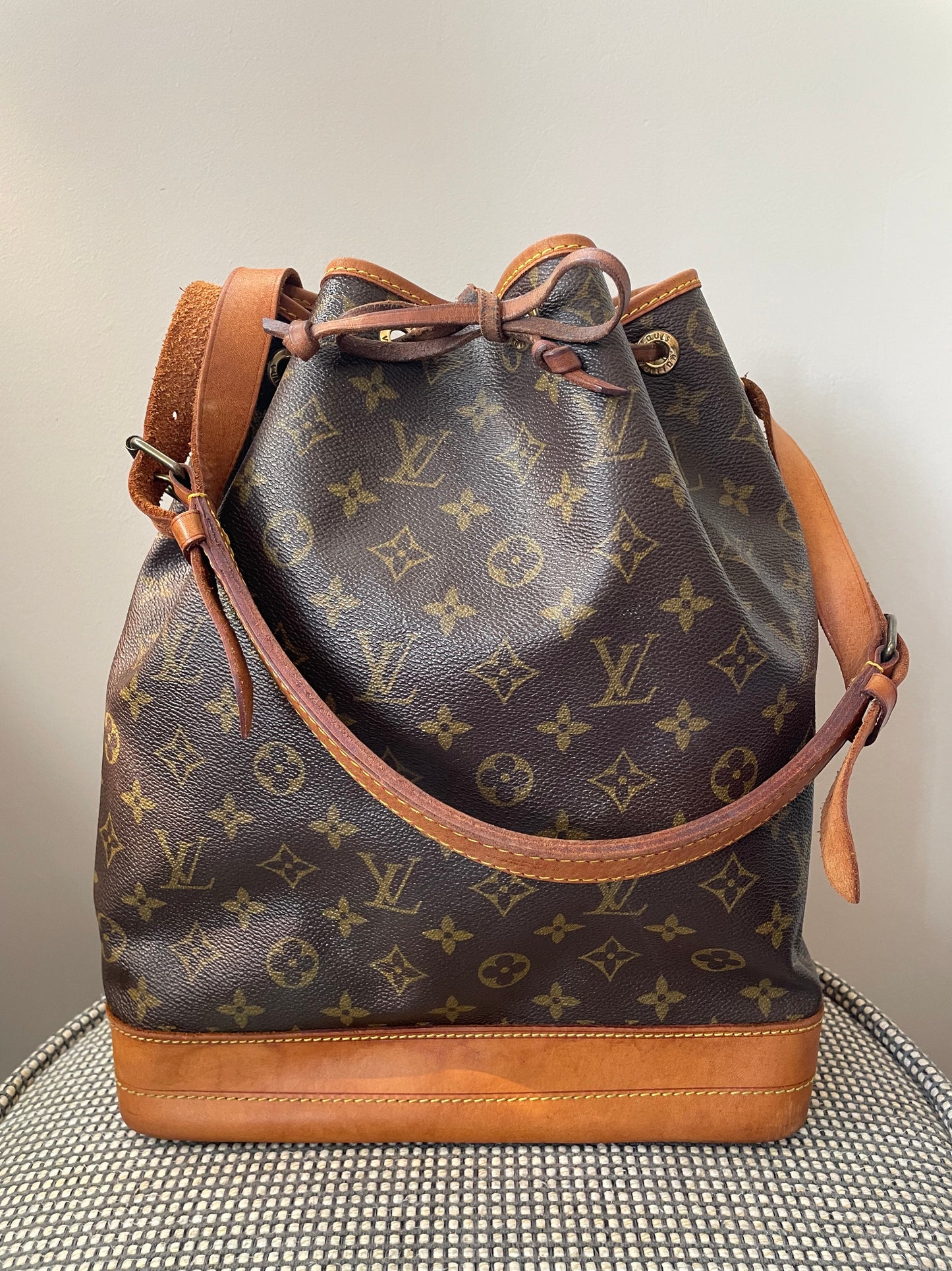 Preloved, Vintage Louis Vuitton Noe Bucket Bag, Large