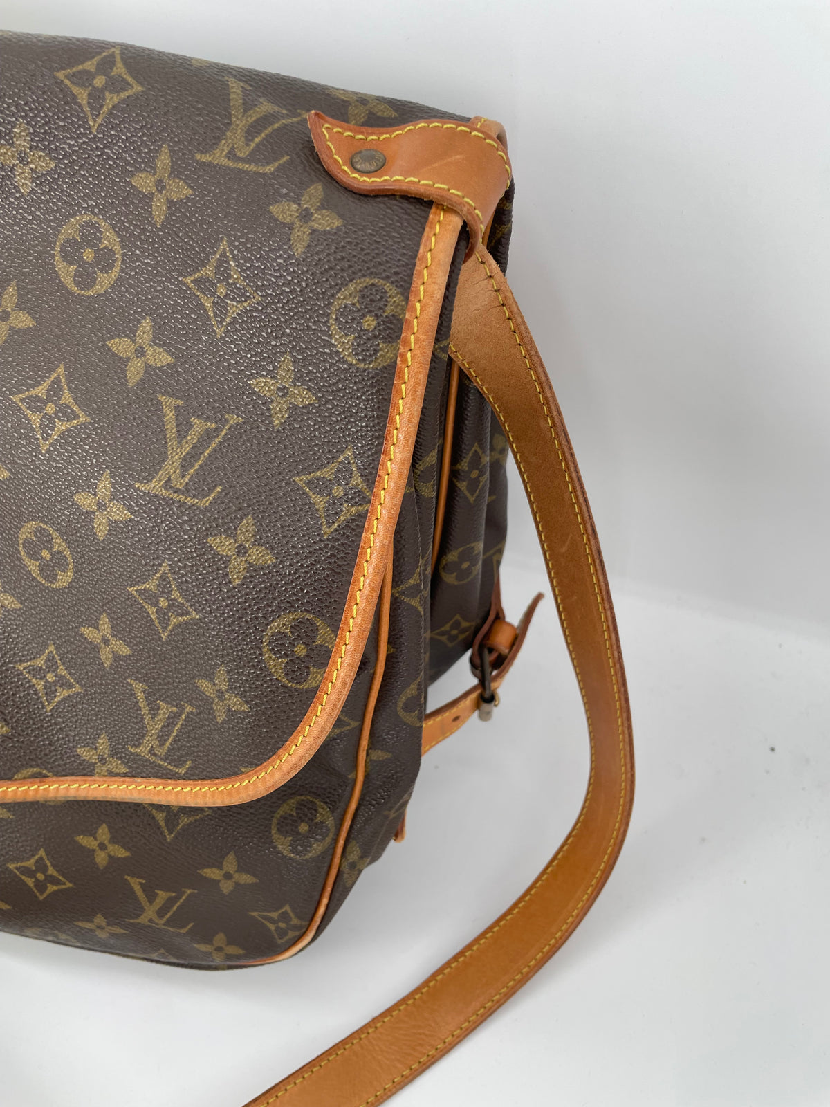 Preloved Vintage Louis Vuitton Saumur 35 Messenger Bag, large