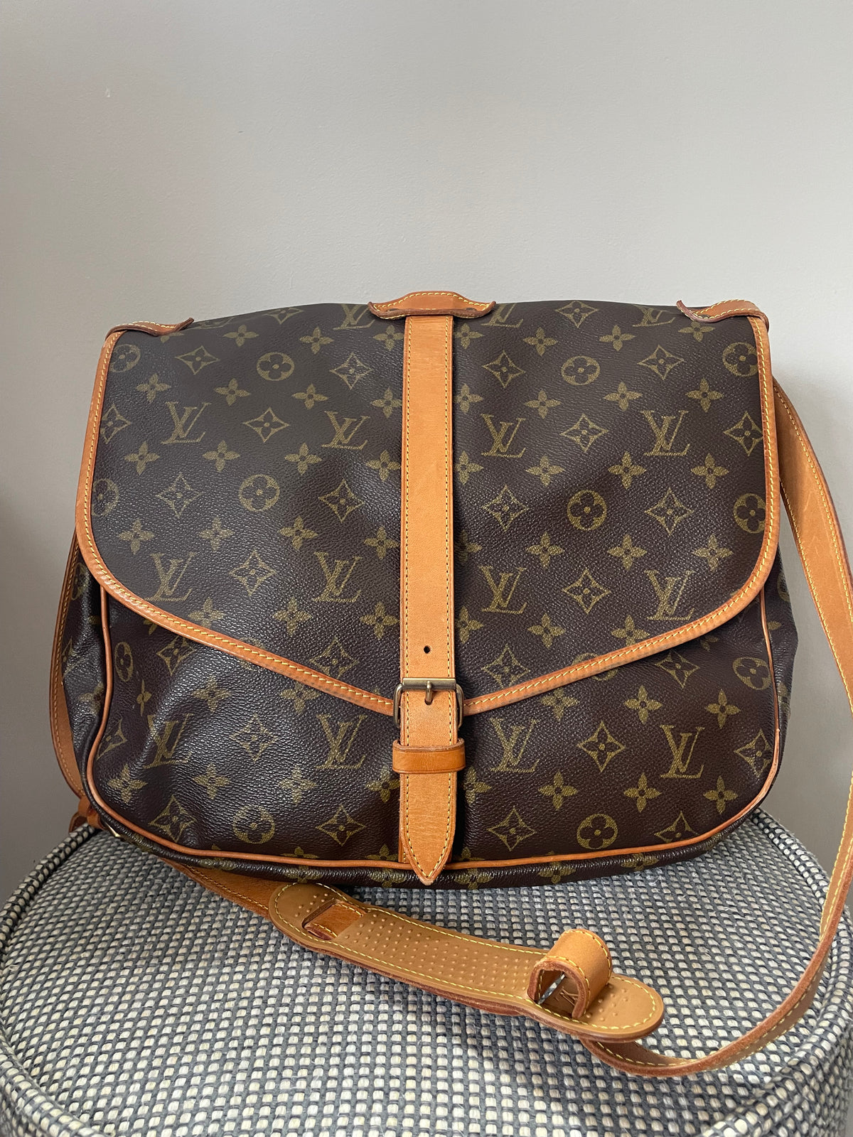 Preloved Vintage Louis Vuitton Saumur 35 Messenger Bag, large
