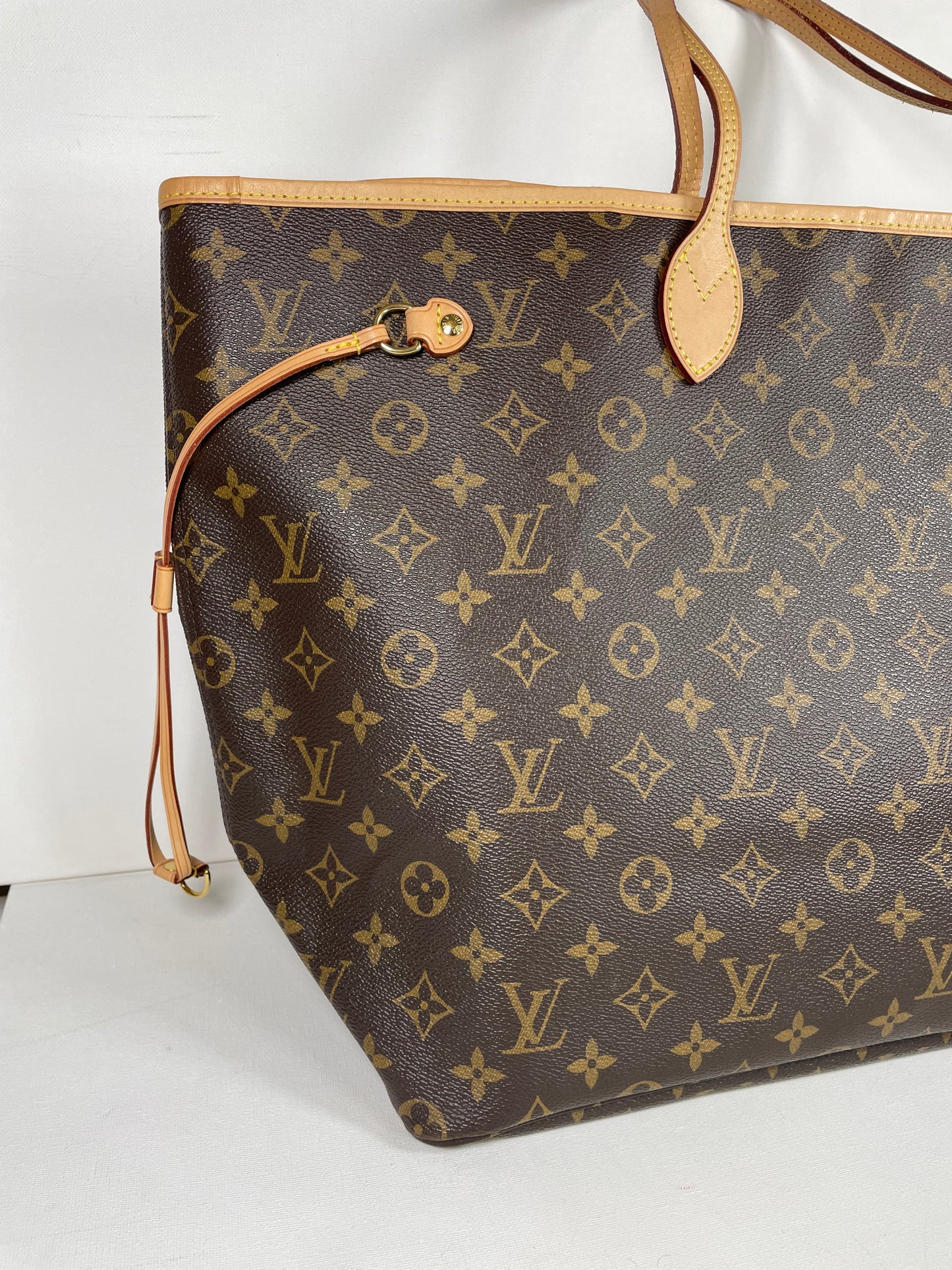 Louis Vuitton Neverfull Shopping Tote Bag, GM