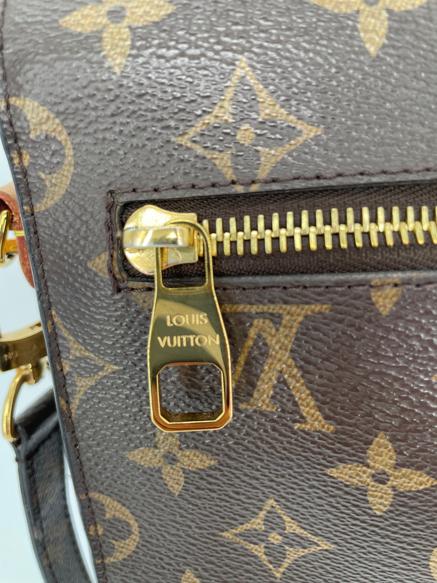 Preloved Louis Vuitton Pochette Metis Crossbody Bag
