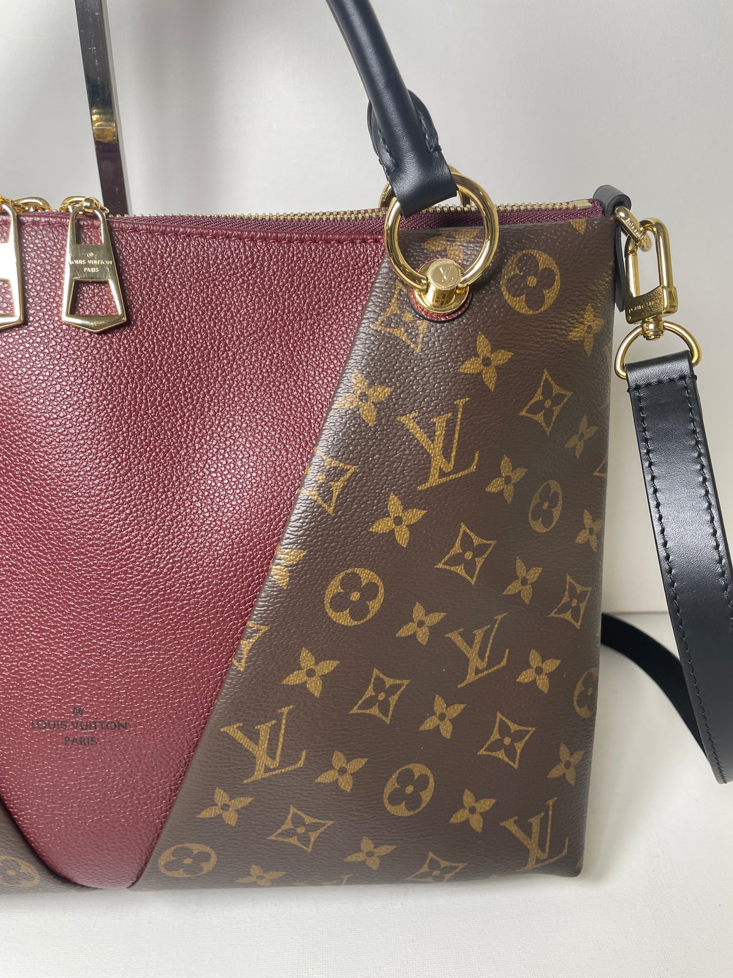 Preloved Louis Vuitton V Tote Bag with Long Strap, MM