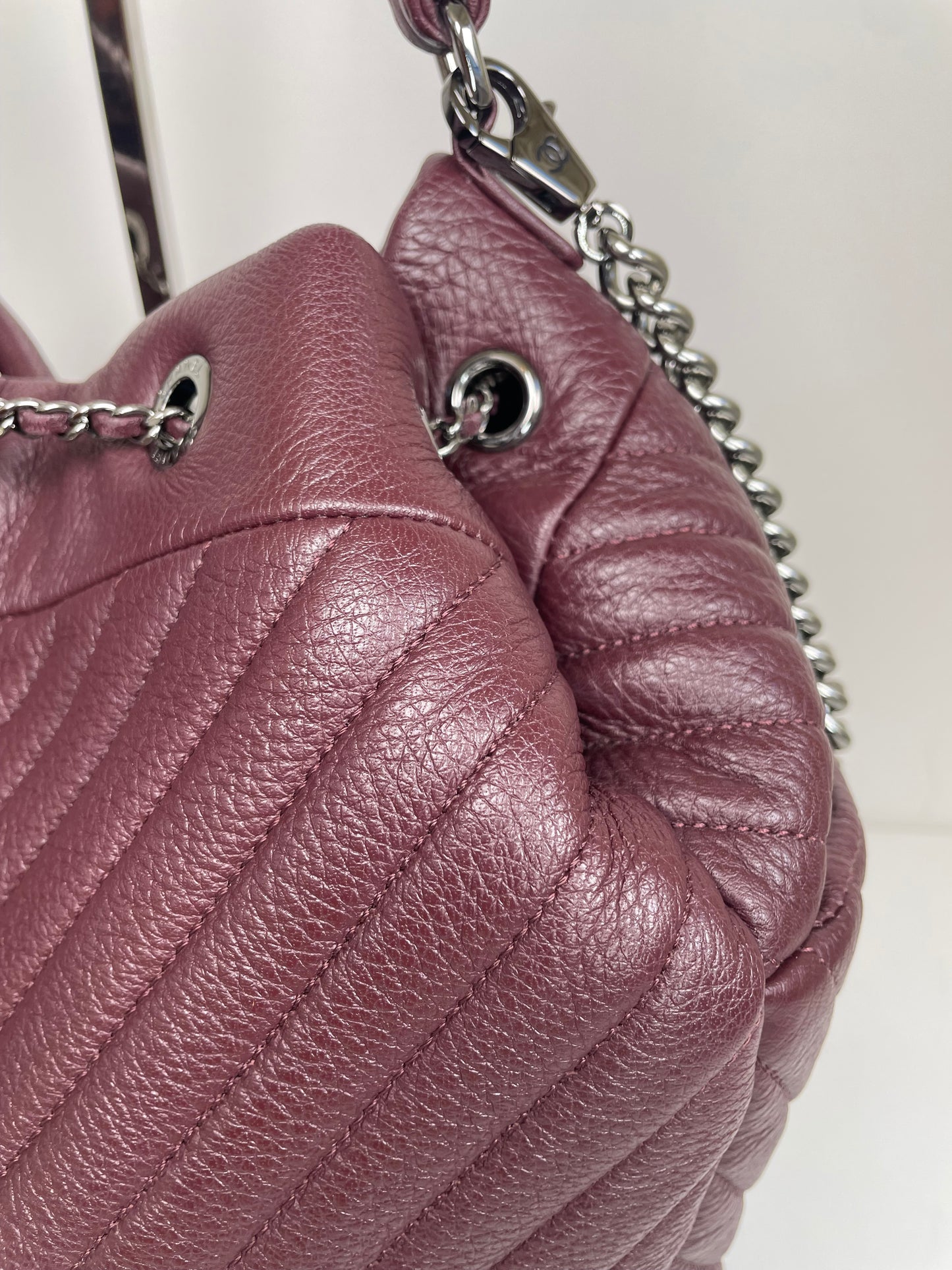 Preloved Chanel CC Gabriel Chevron Bucket Bag, Large