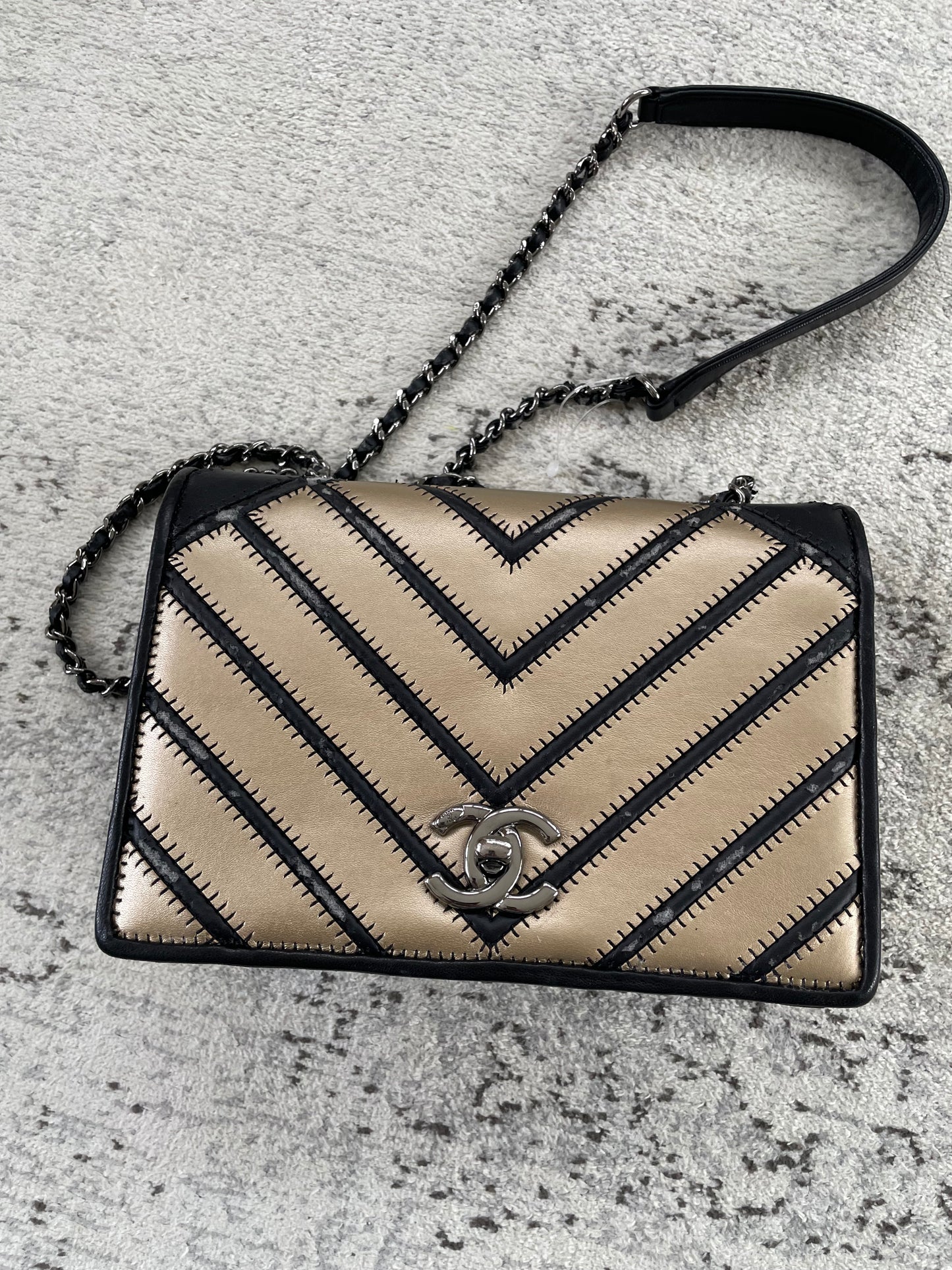 Preloved Chanel Lambskin Grosgrain Chevron
Quilted Couture Flap, Small