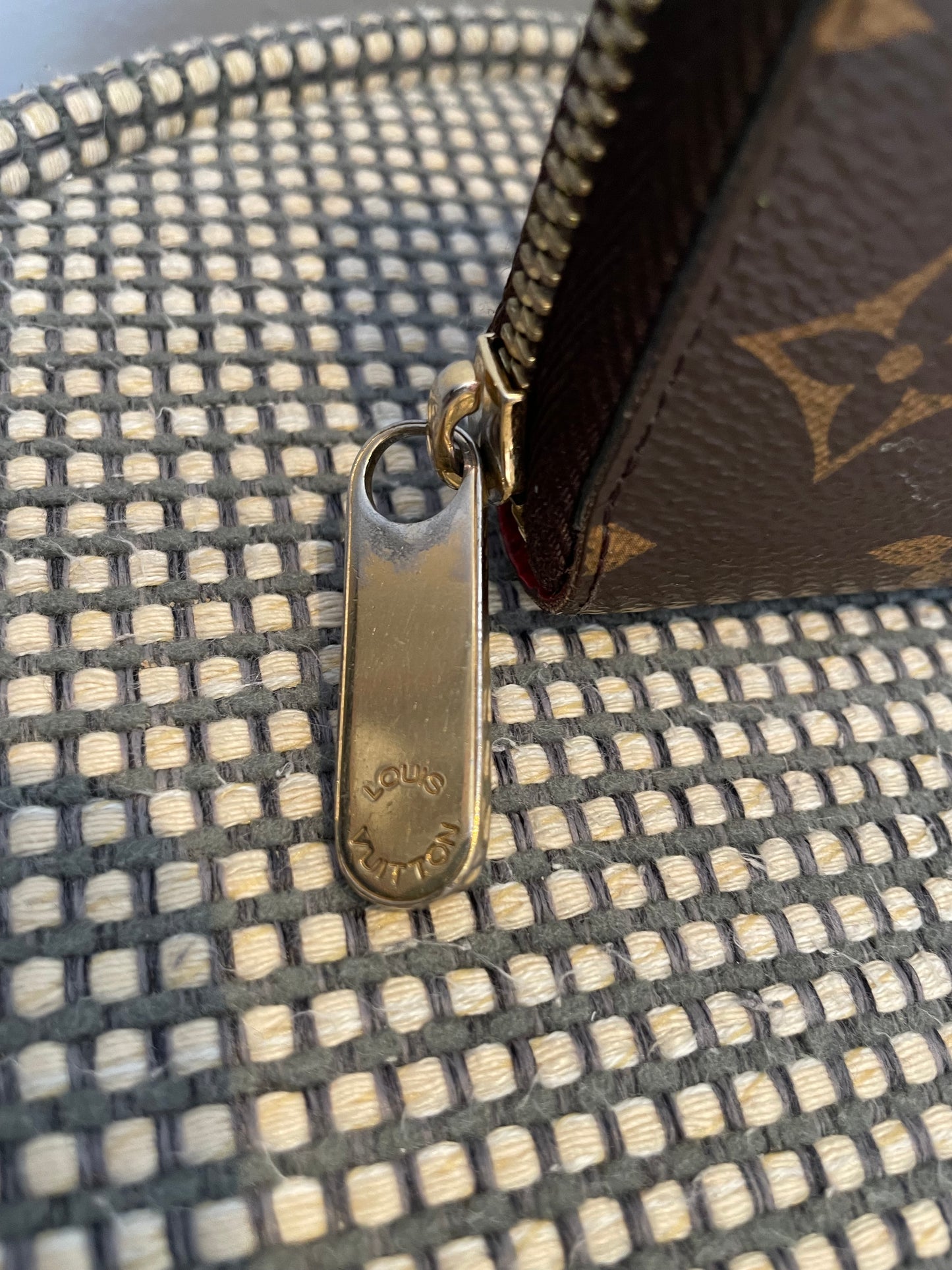 Preloved Louis Vuitton zippy Wallet