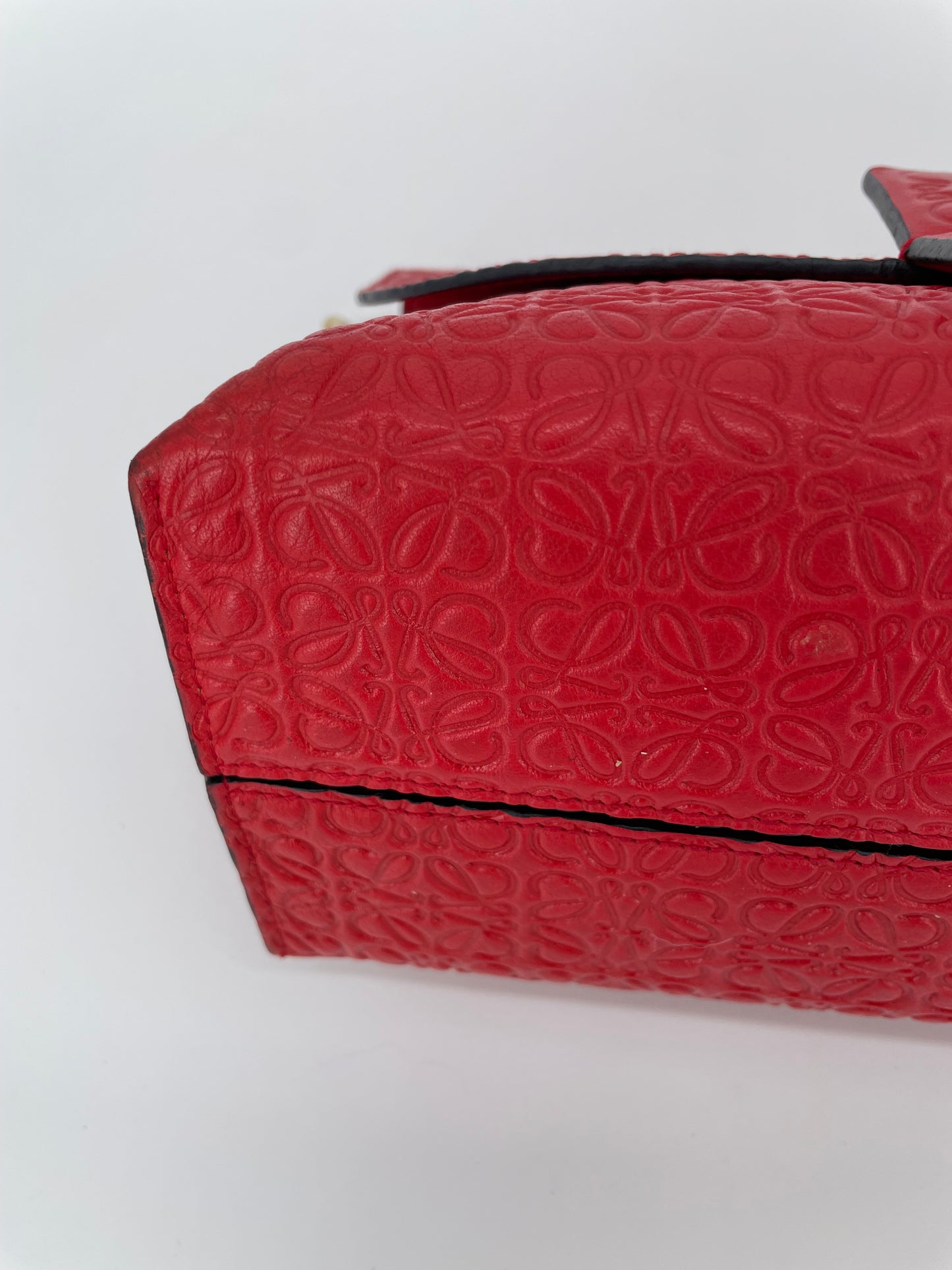 Preloved Loewe Avenue Embossed Shoulder Bag