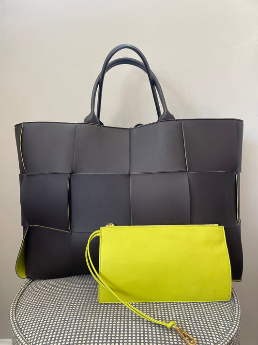 Preloved Bottega Veneta Maxi Intrecciato Arco Tote, Large