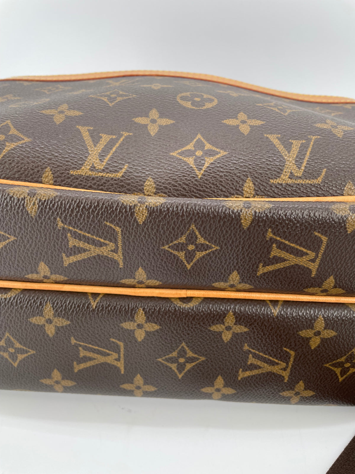 Preloved,  Louis Vuitton Reporter Shoulder Bag, PM