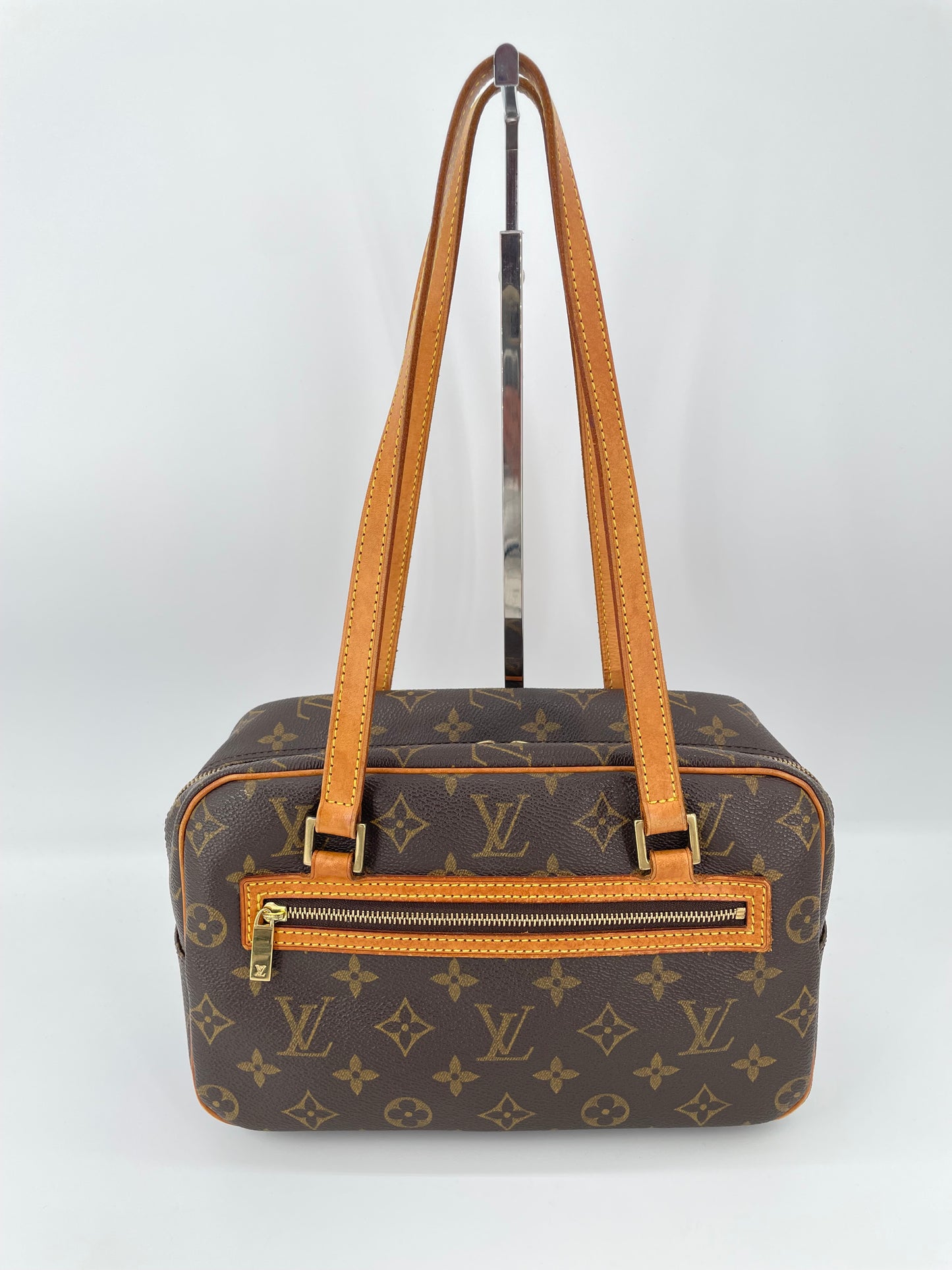 Preloved Louis Vuitton Cite Shoulder Bag, MM