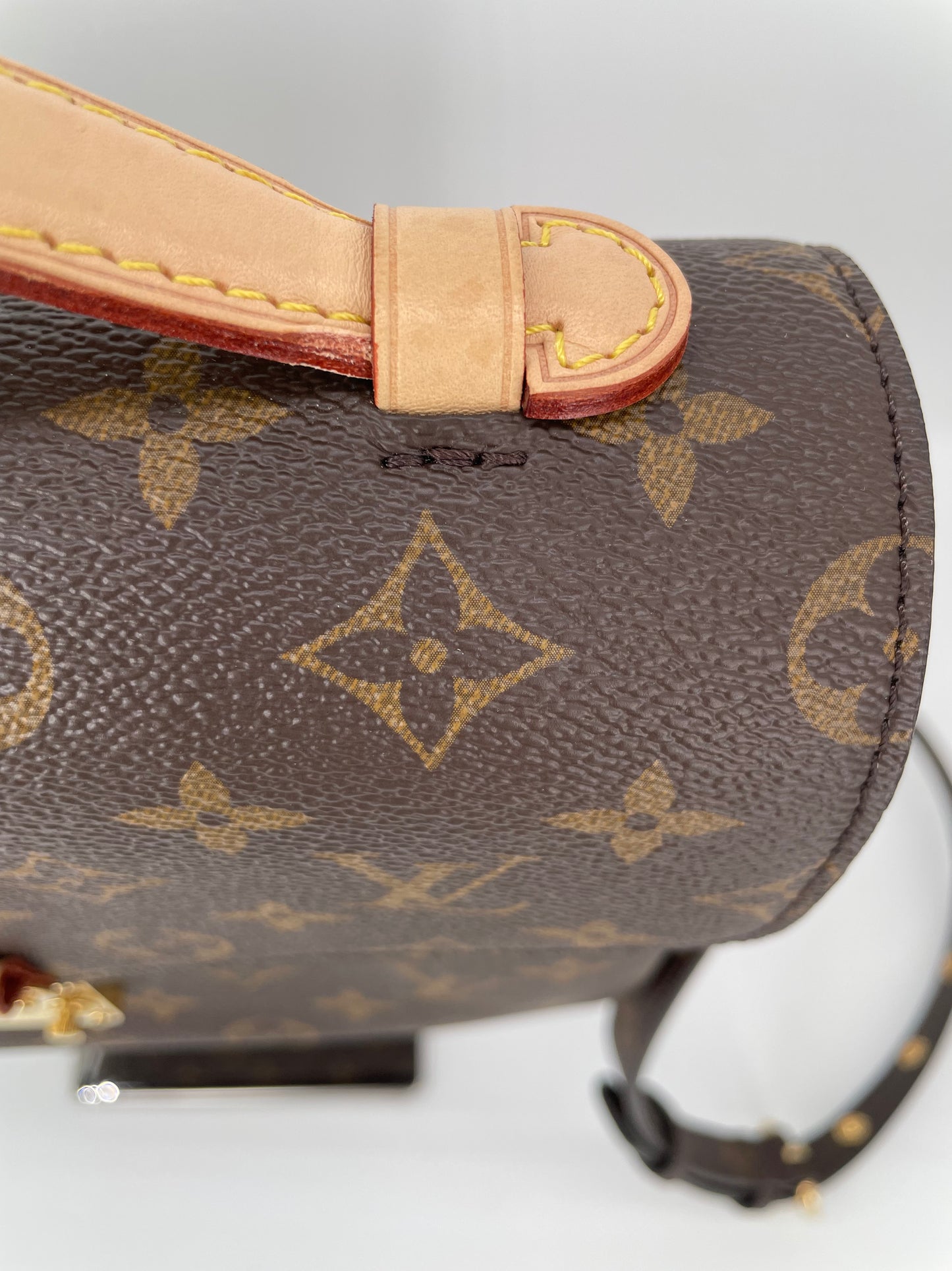 Preloved Louis Vuitton Pochette Metis Crossbody Bag