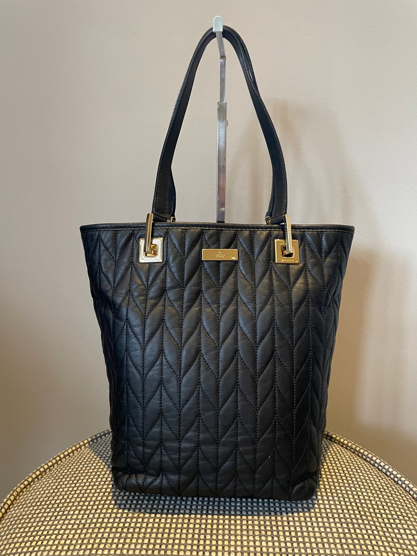 Preloved Gucci Quilted Bucket Top Handle Tote Bag, Small