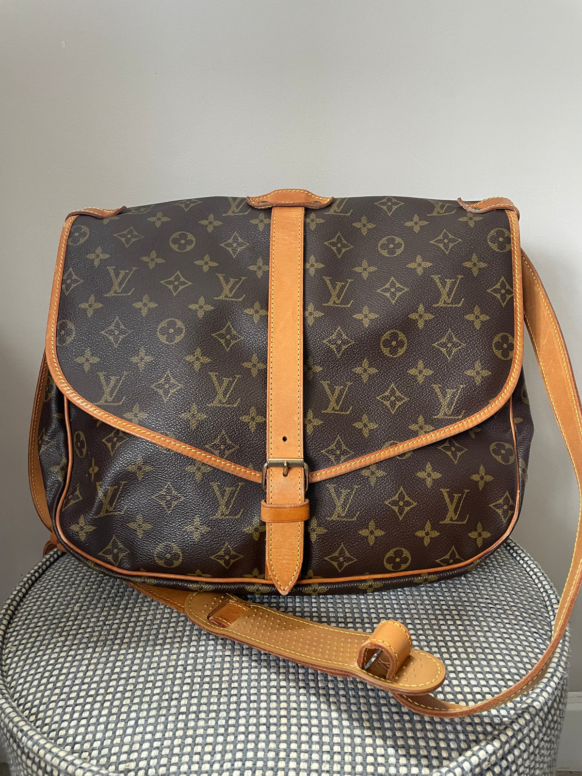 Preloved Vintage Louis Vuitton Saumur 35 Messenger Bag, large