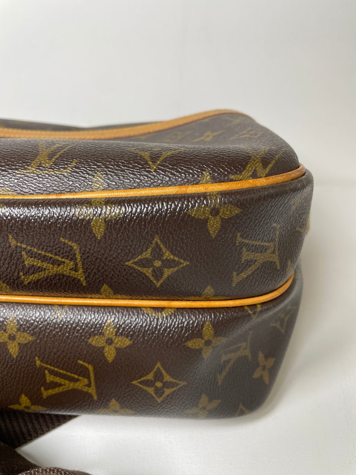 Preloved,  Louis Vuitton Reporter Shoulder Bag, PM