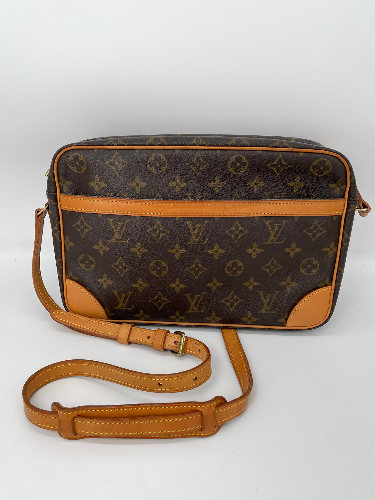 Preloved Vintage Louis Vuitton Canvas Trocadero 30 Bag