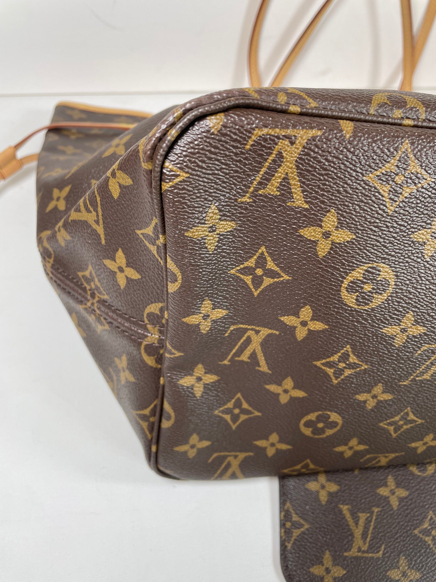 Louis Vuitton Neverfull Shopping Tote Bag, GM