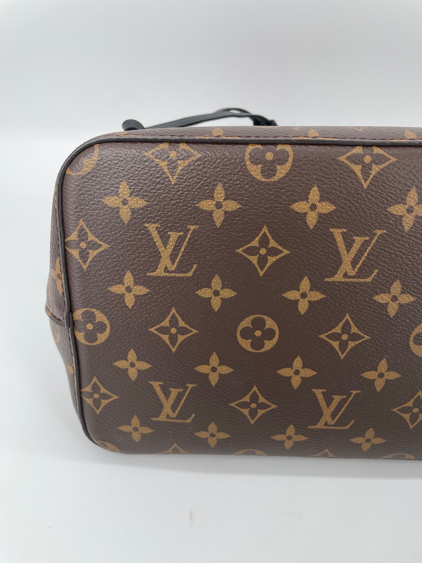 Preloved Louis Vuitton NeoNoe bag