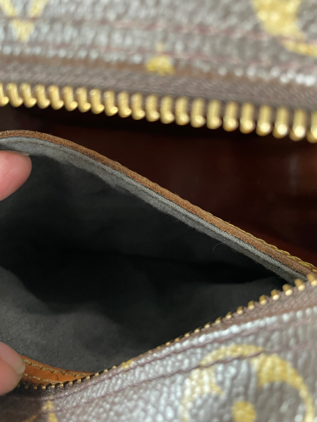 Preloved Louis Vuitton Blois Camera Bag