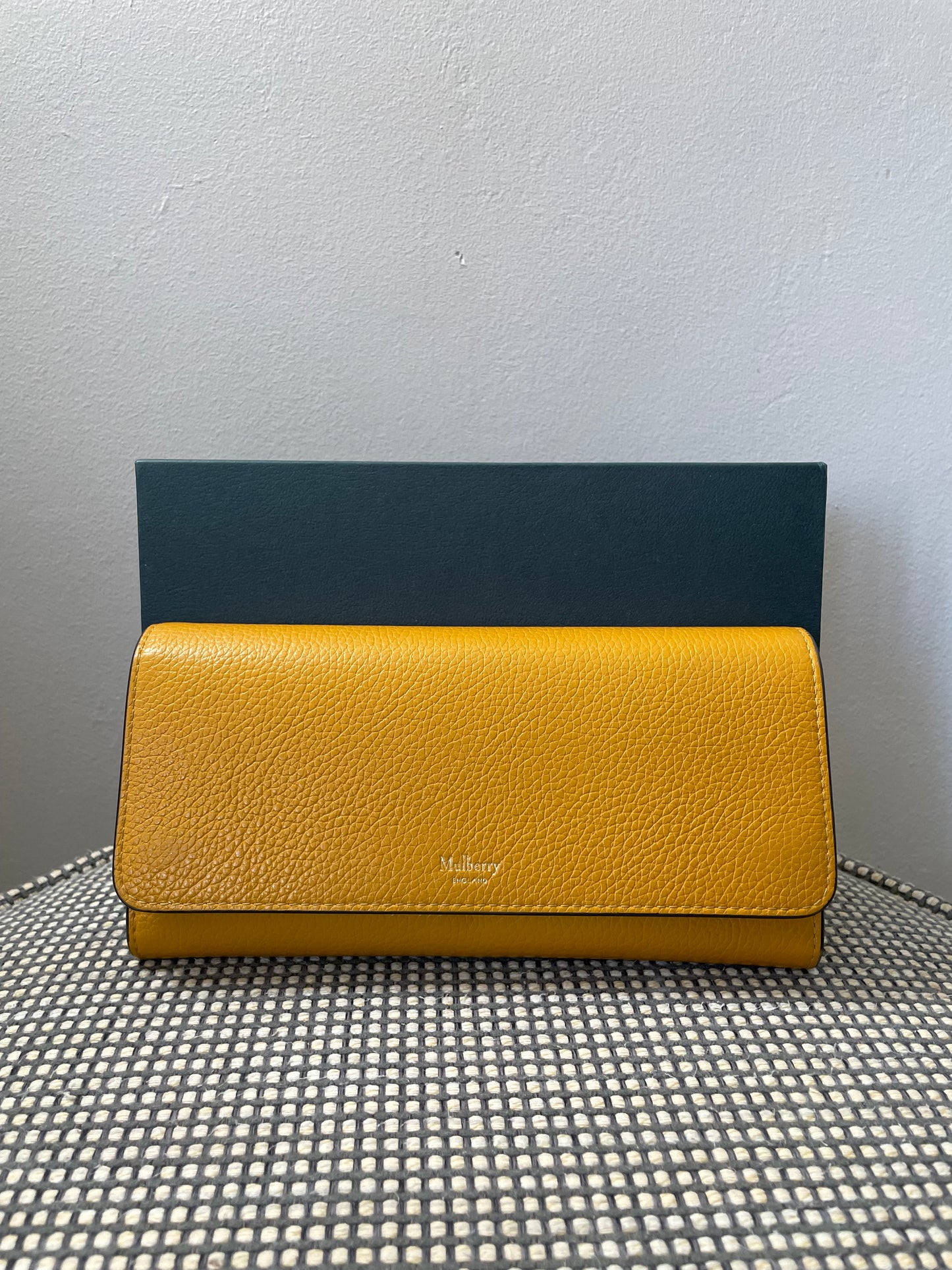 Preloved Mulberry Continental Small Classic Grain Wallet