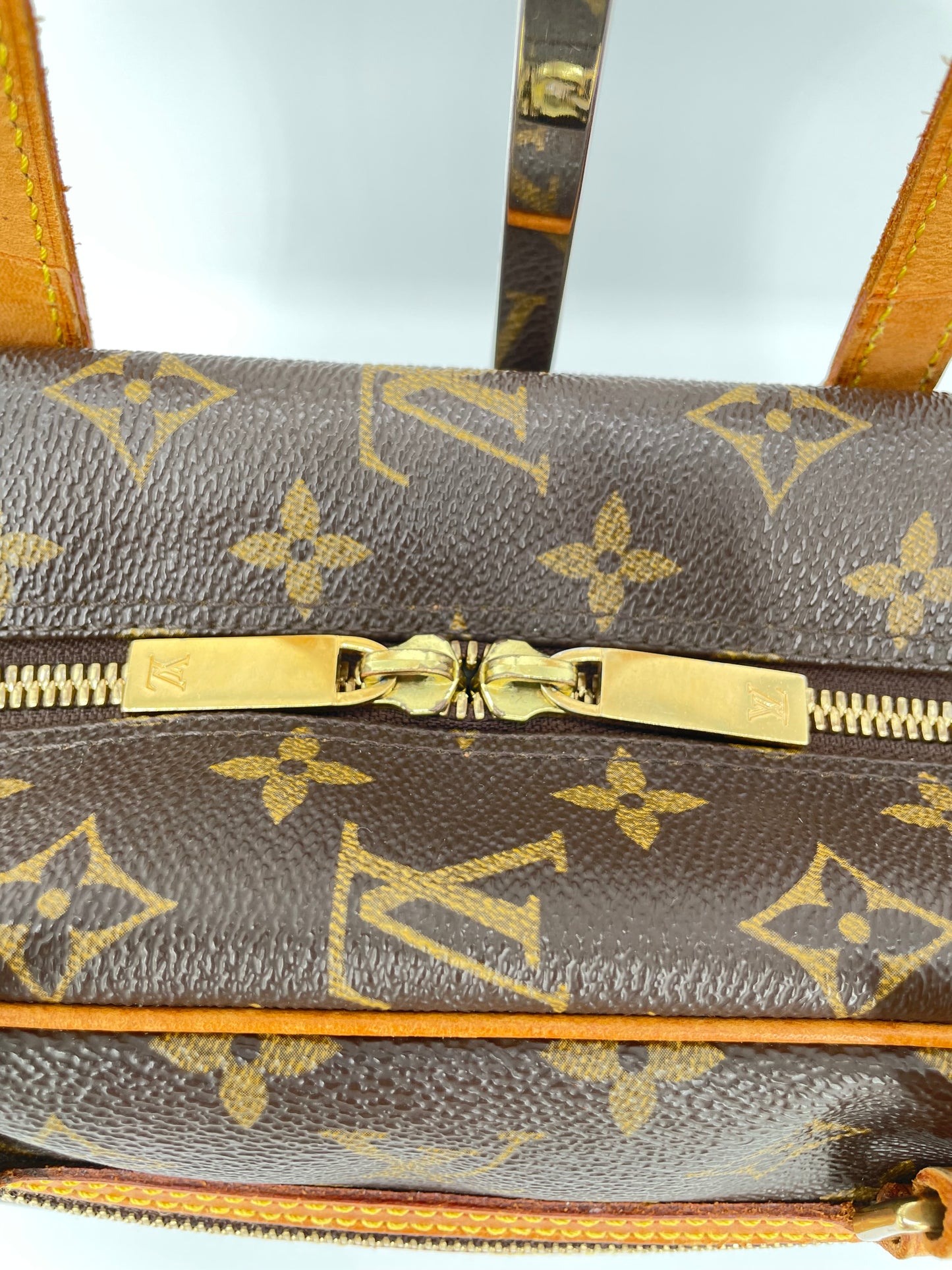Preloved Louis Vuitton Cite Shoulder Bag, MM