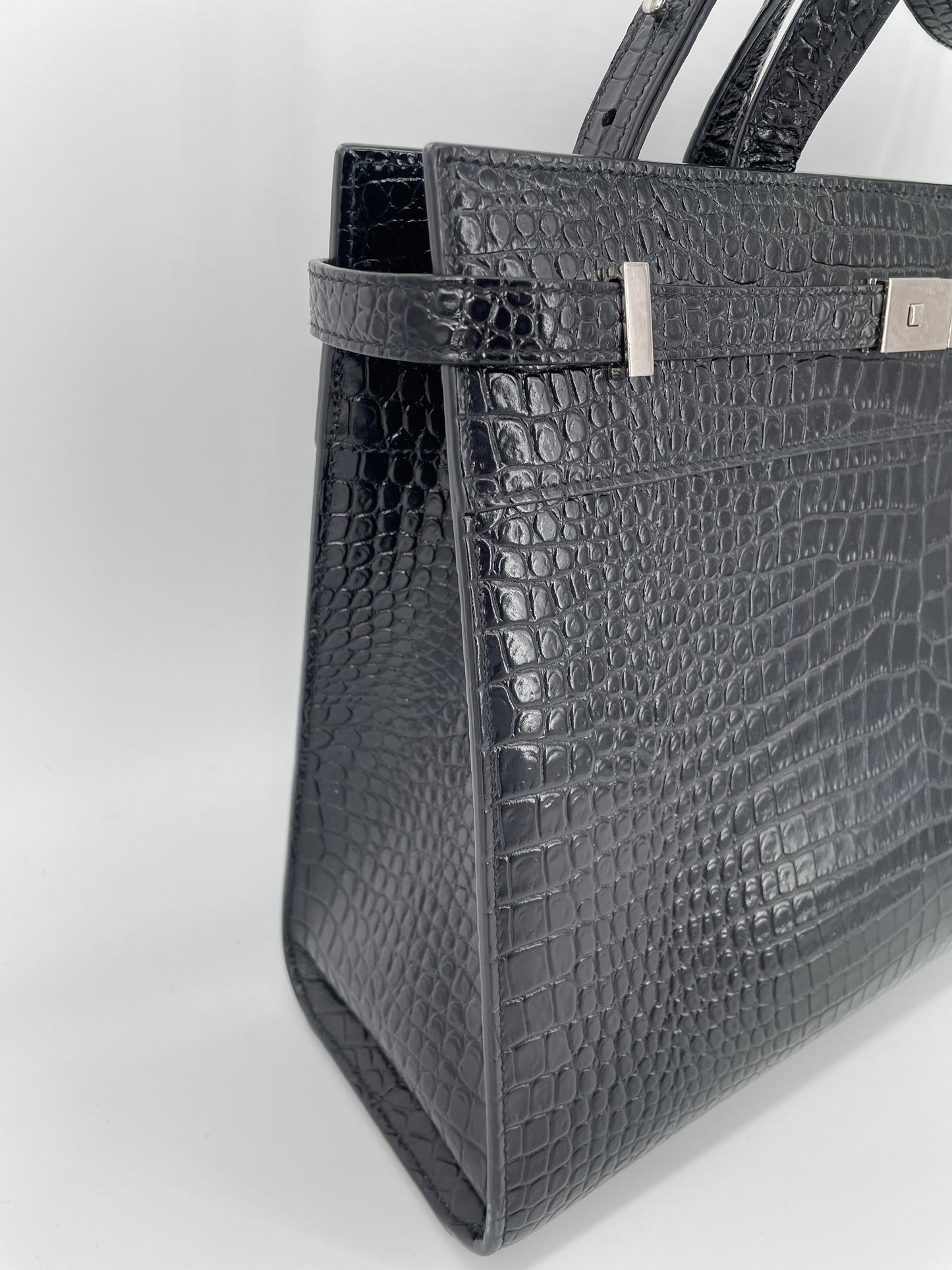 Preloved Saint Laurent Manhattan Tote Bag with Long Strap