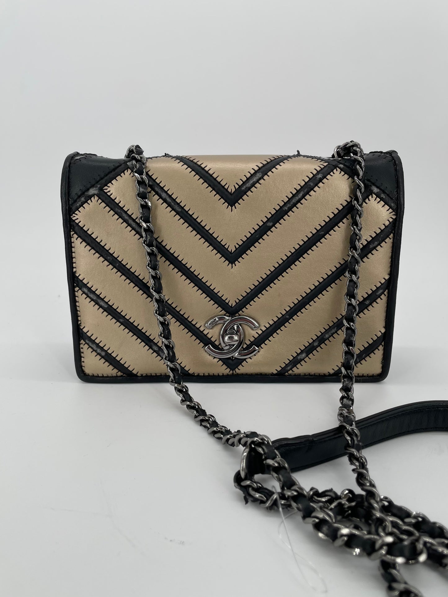 Preloved Chanel Lambskin Grosgrain Chevron
Quilted Couture Flap, Small