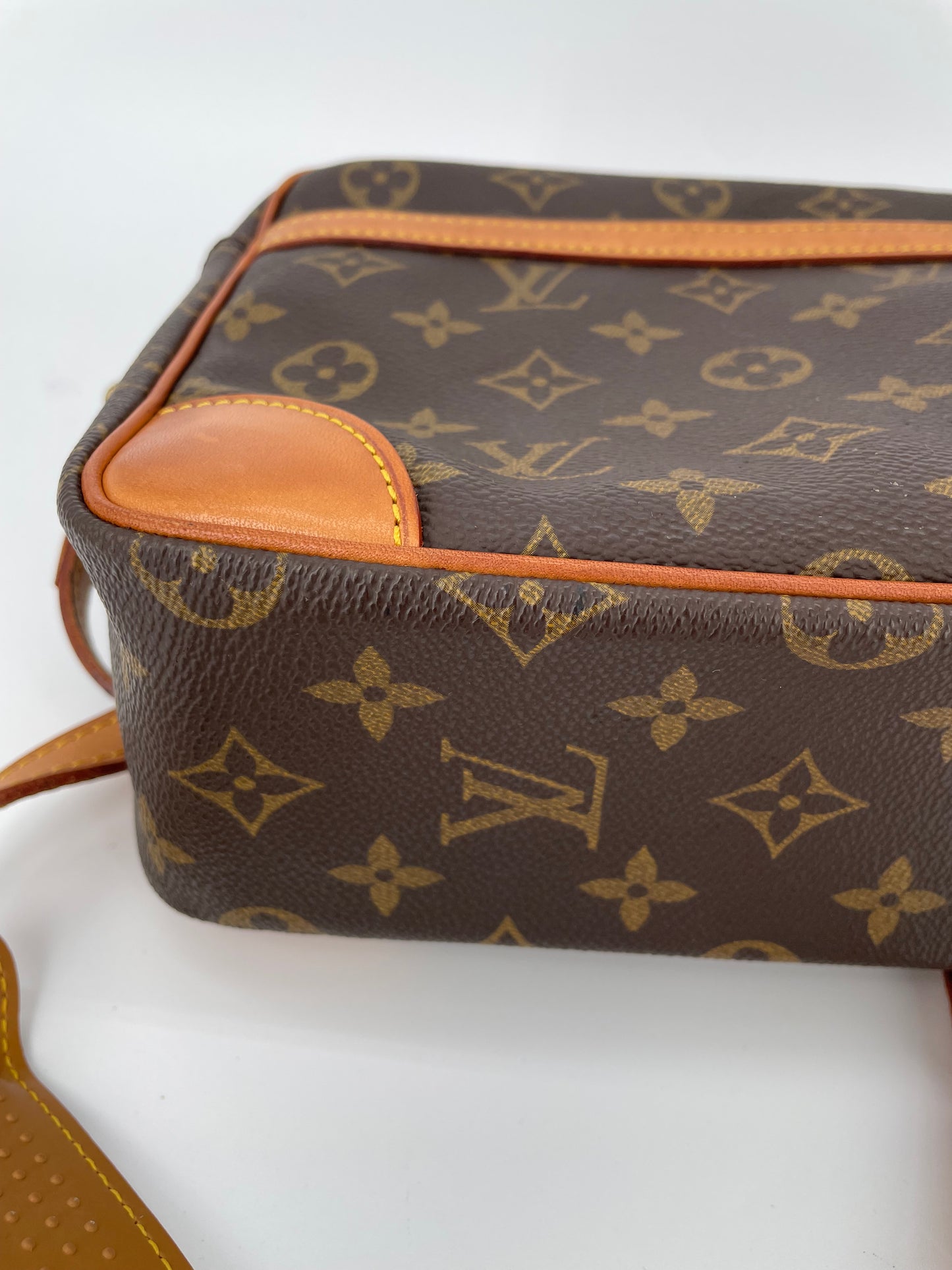 Preloved Vintage Louis Vuitton Canvas Trocadero Bag